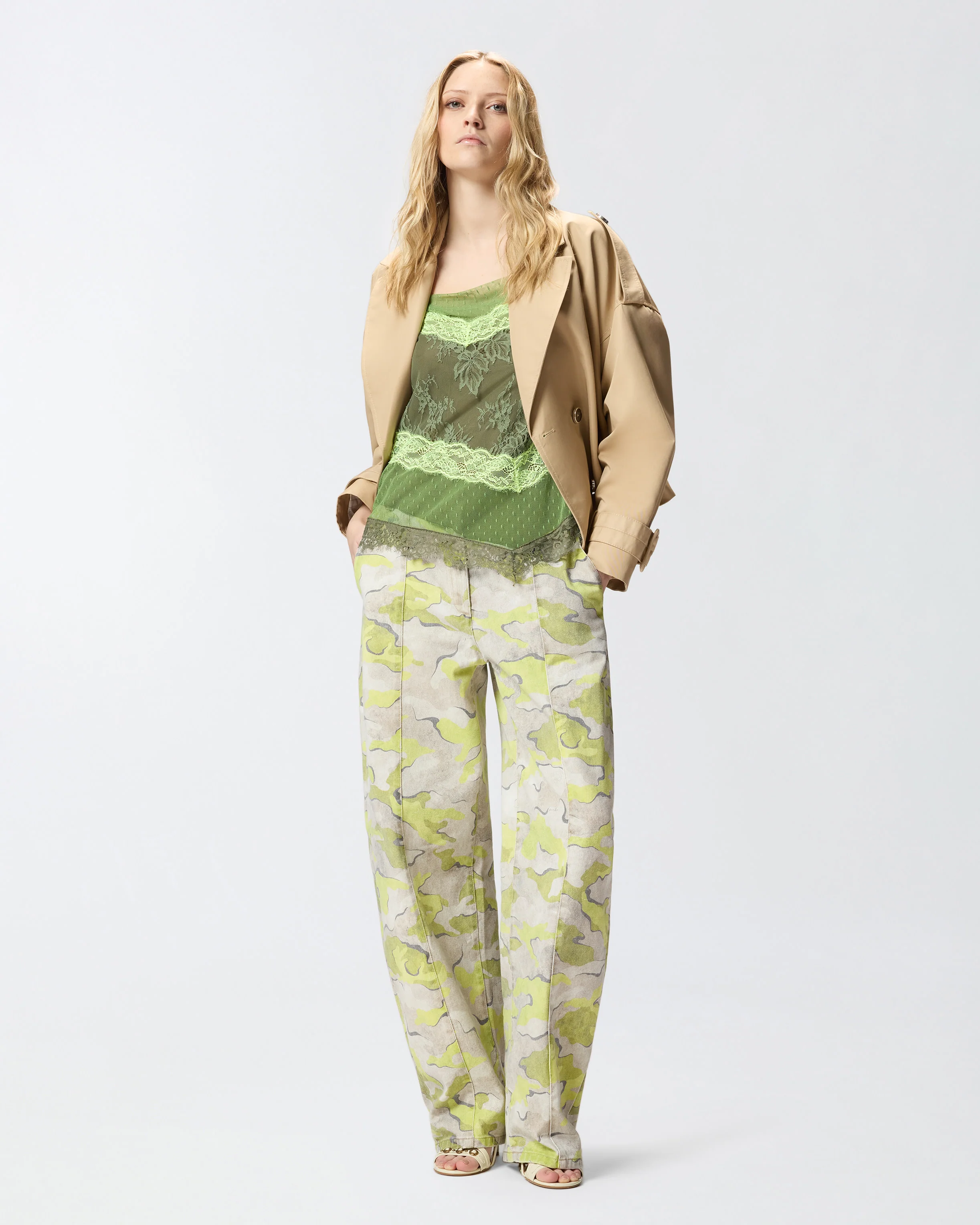 Camouflage balloon-fit trousers
