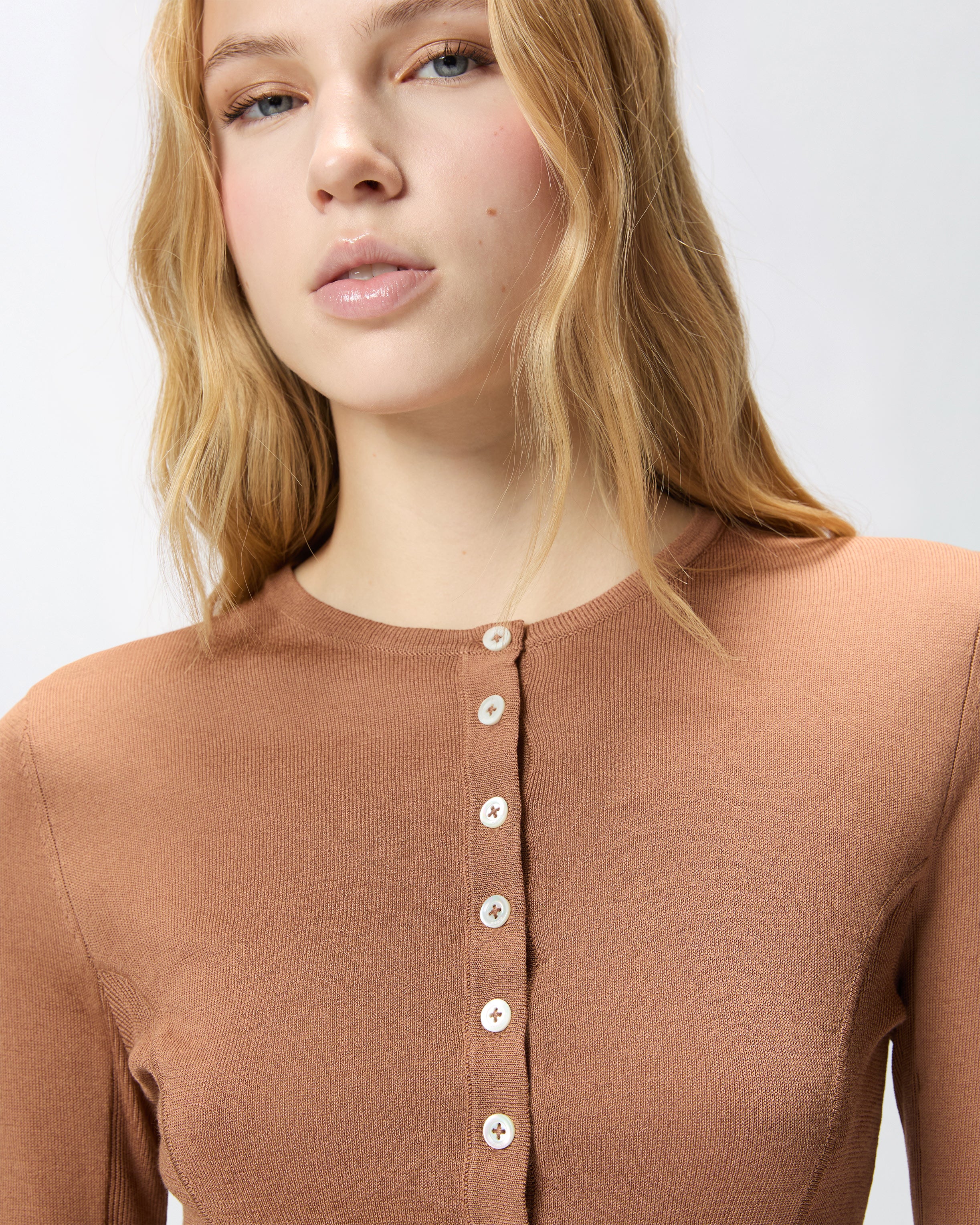 Cardigan with mother-of-pearl buttons - Image 4