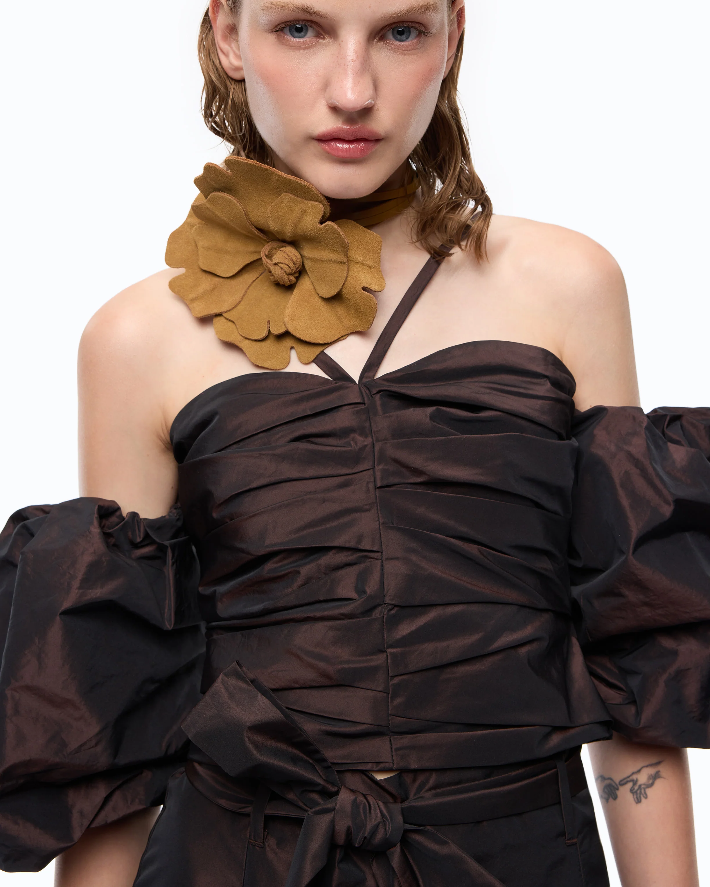 Crop top with puff sleeves - Image 3