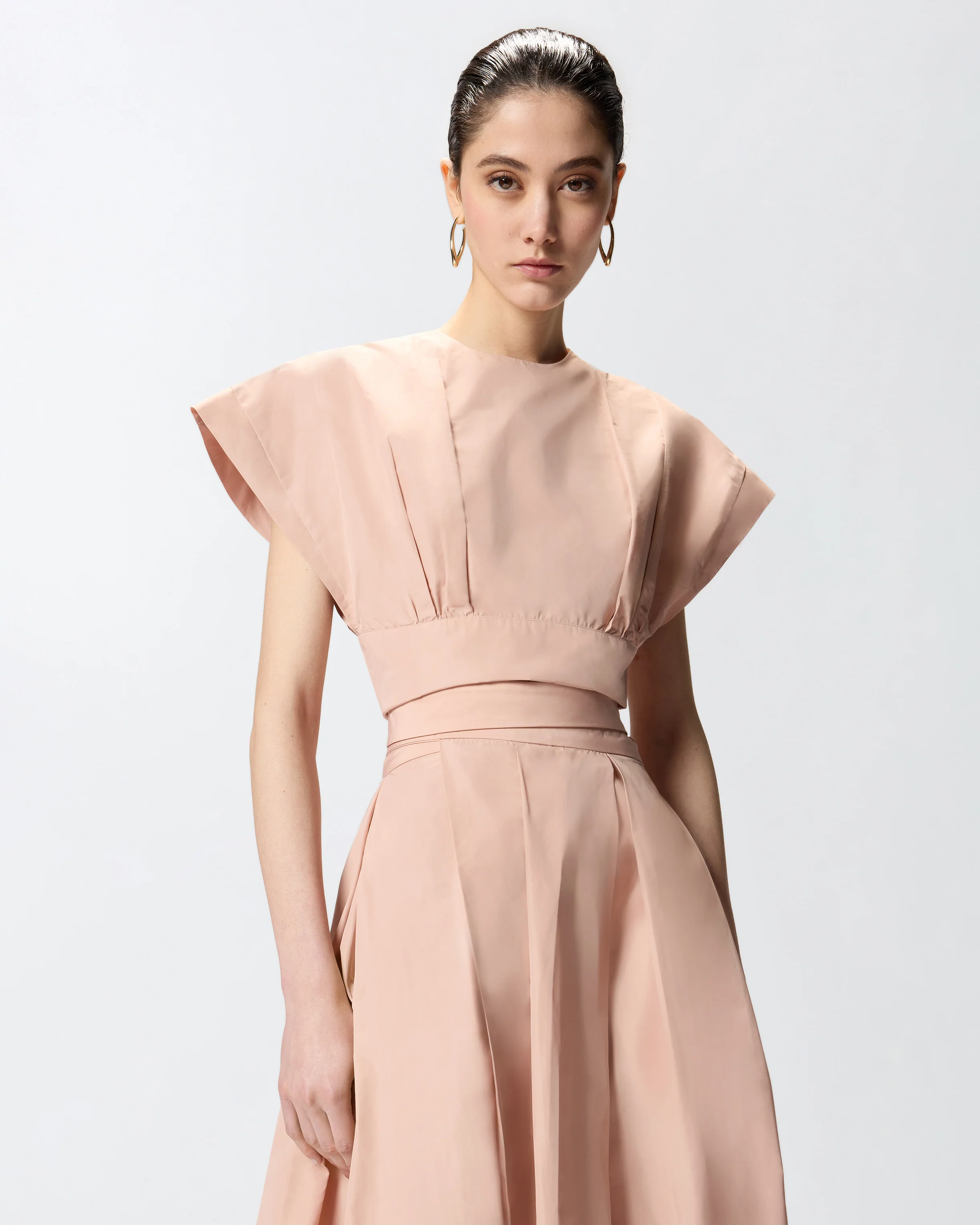Crop top with wide sleeves