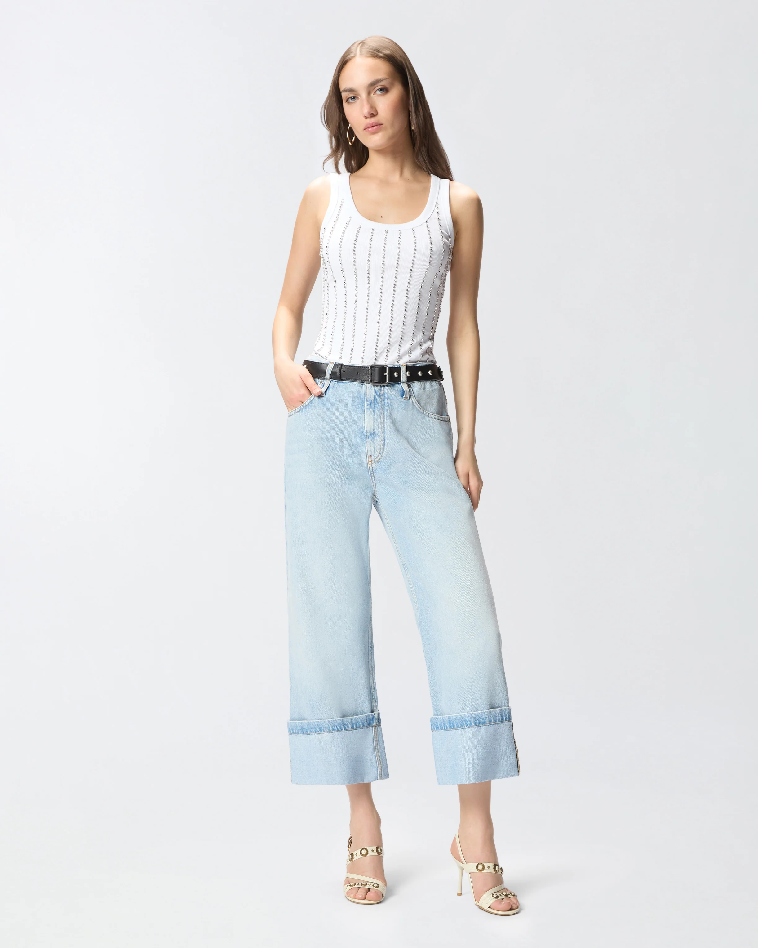 Cropped jeans with leather belt - Image 5