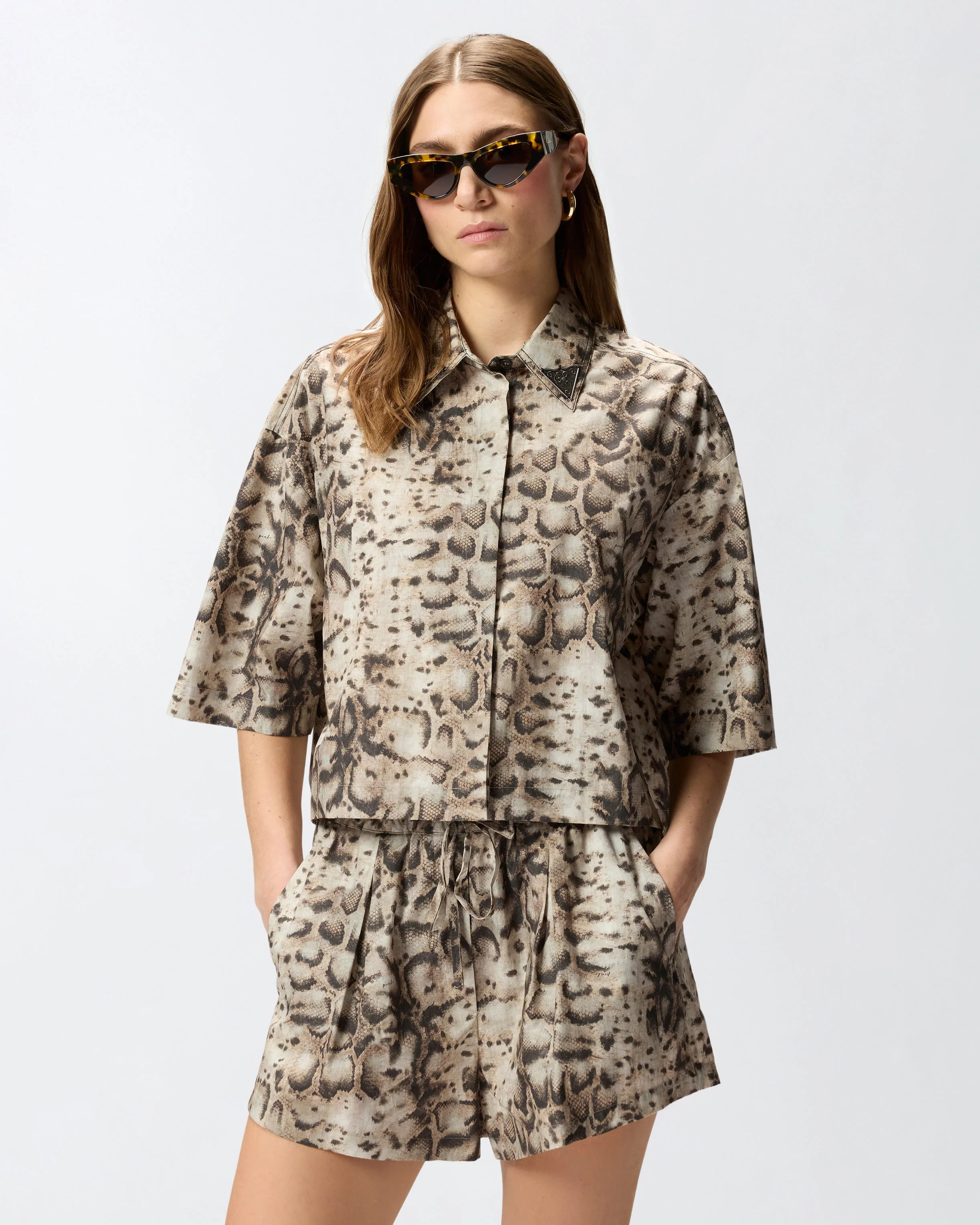 Cropped printed shirt with metallic details