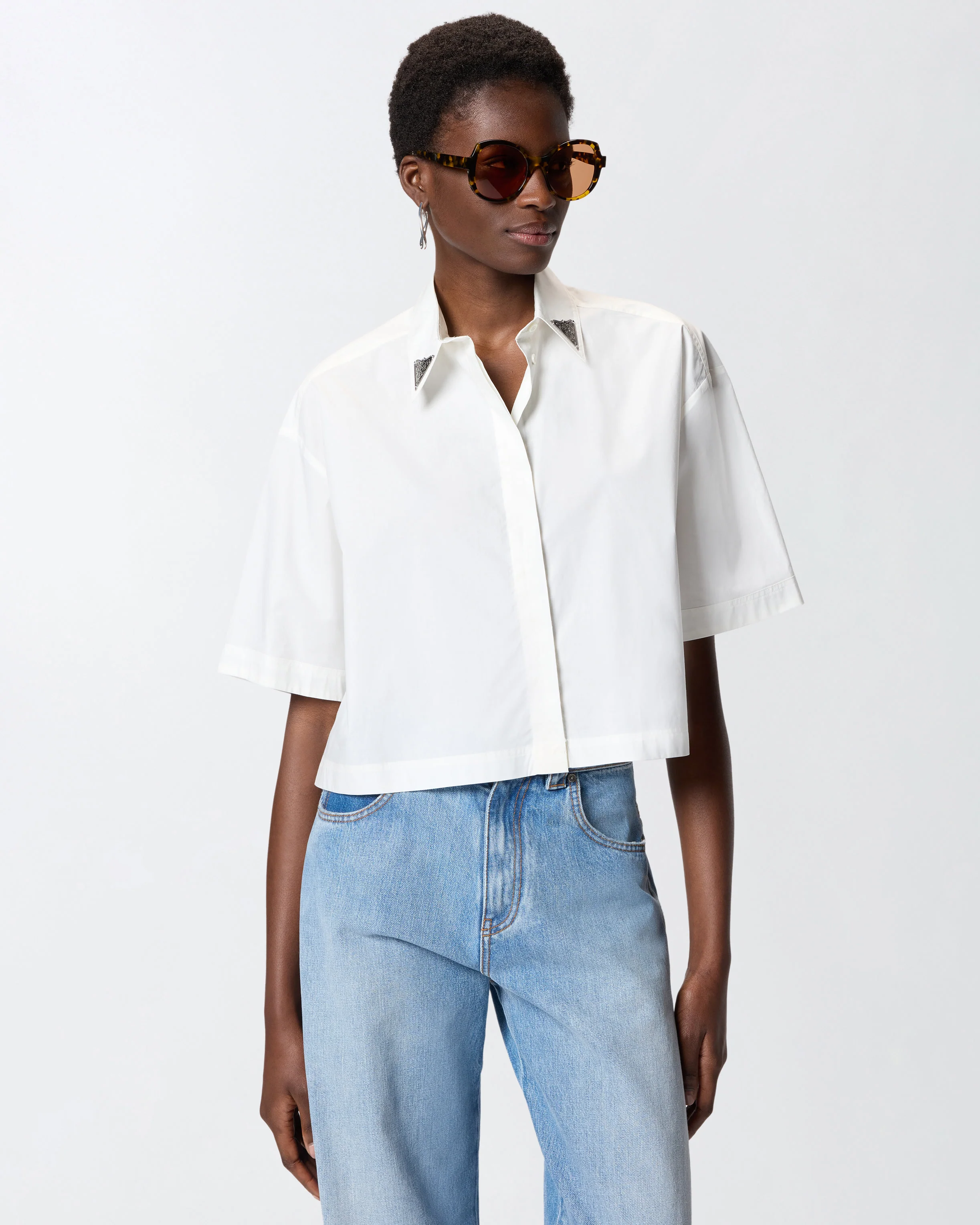 Cropped shirt with metallic details