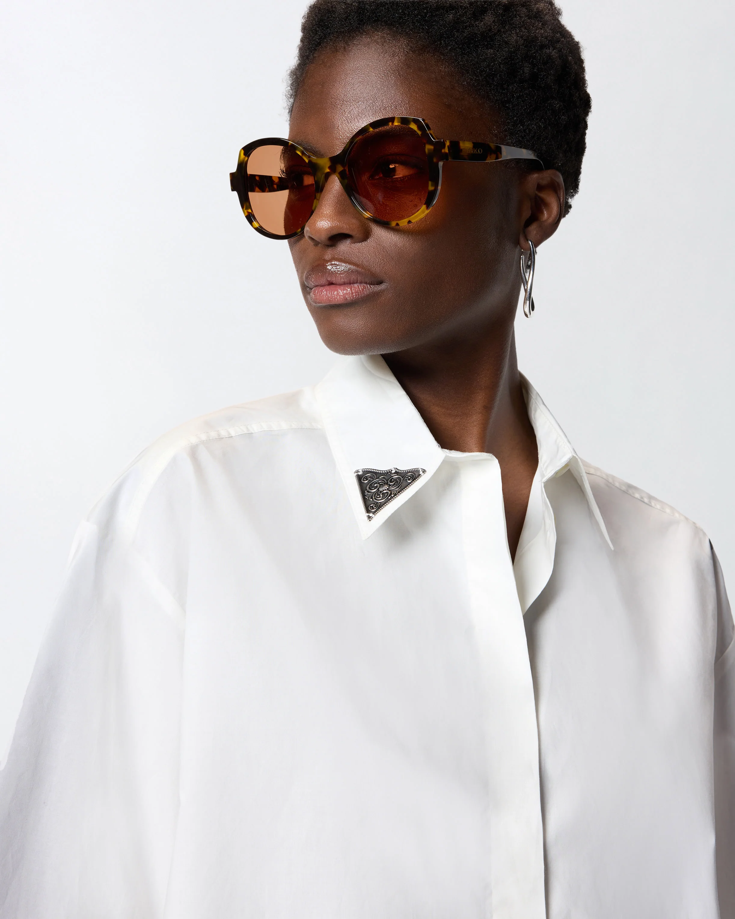 Cropped shirt with metallic details - Image 4