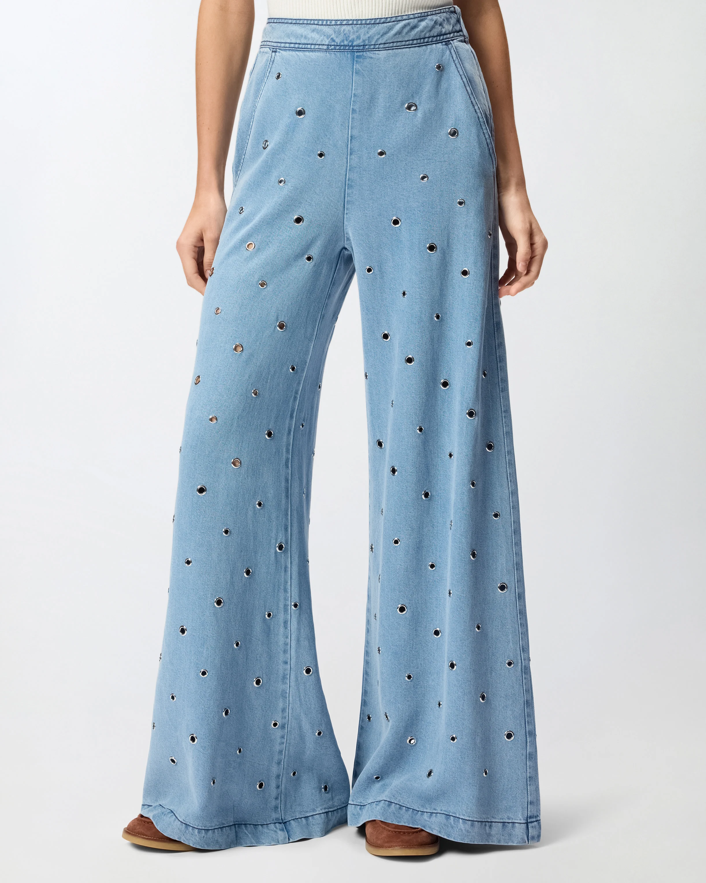 Denim jeans with eyelets - Image 2