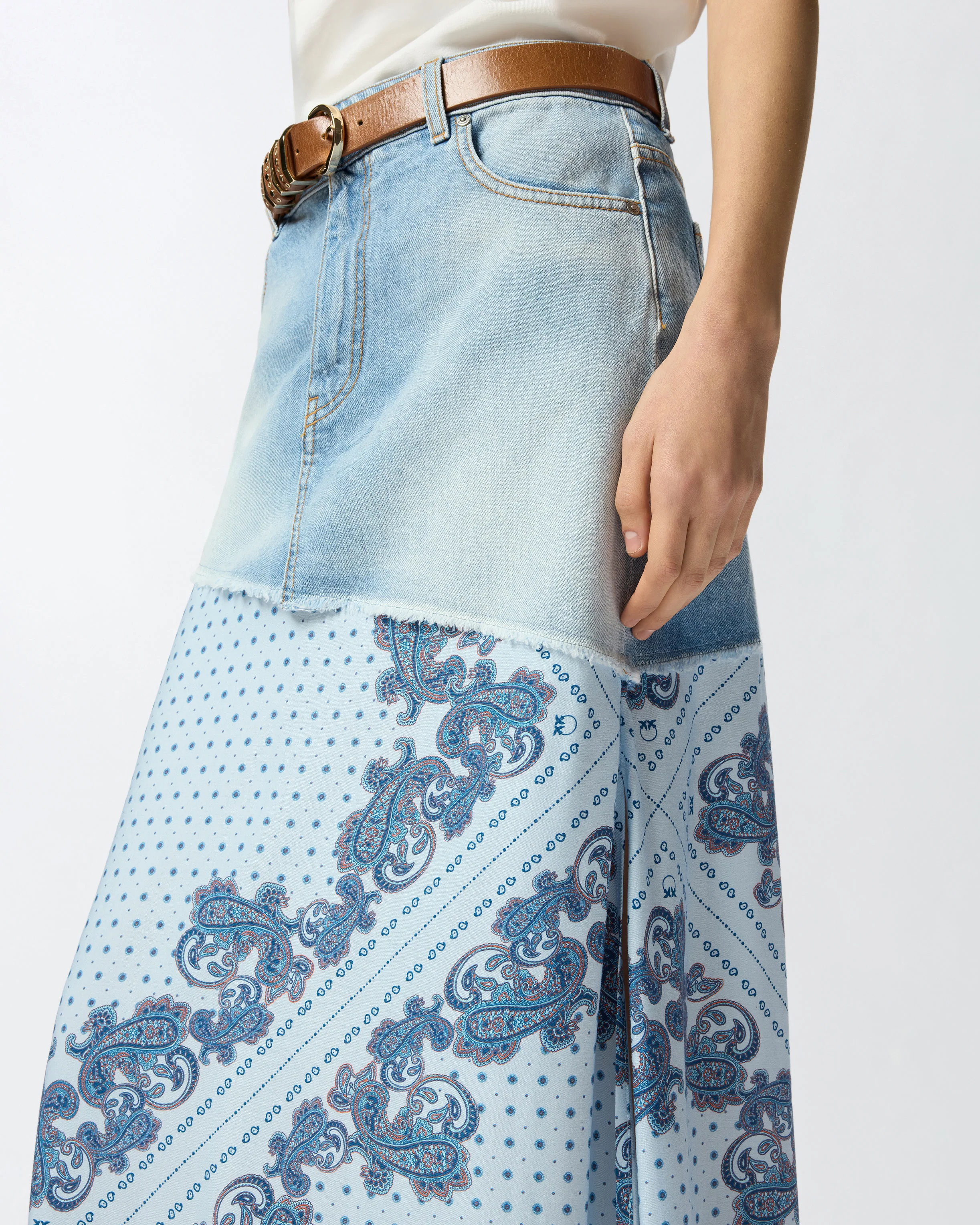 Denim midi skirt with scarf print - Image 4