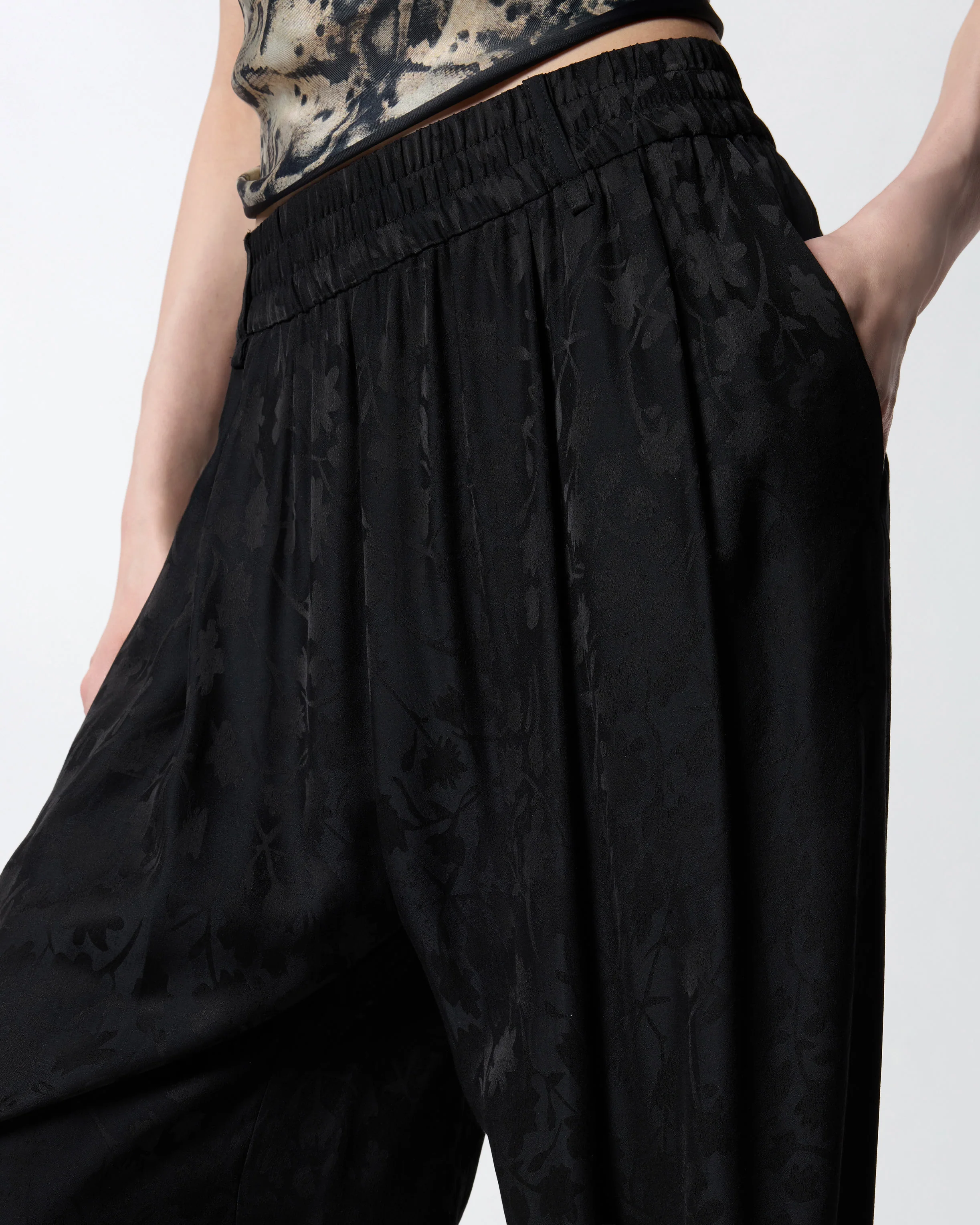 Floral jacquard trousers - Image 4