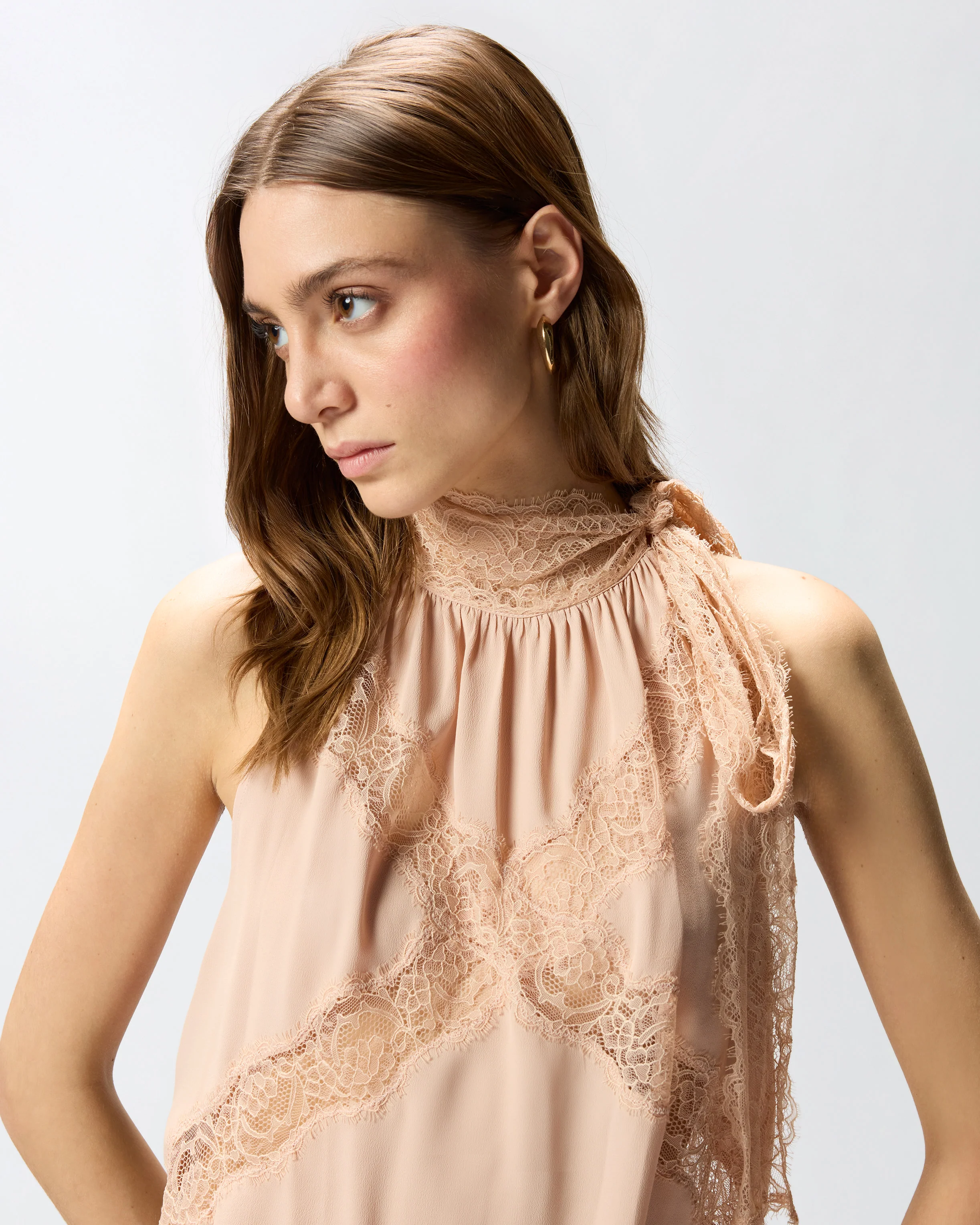 Halterneck top with lace - Image 4