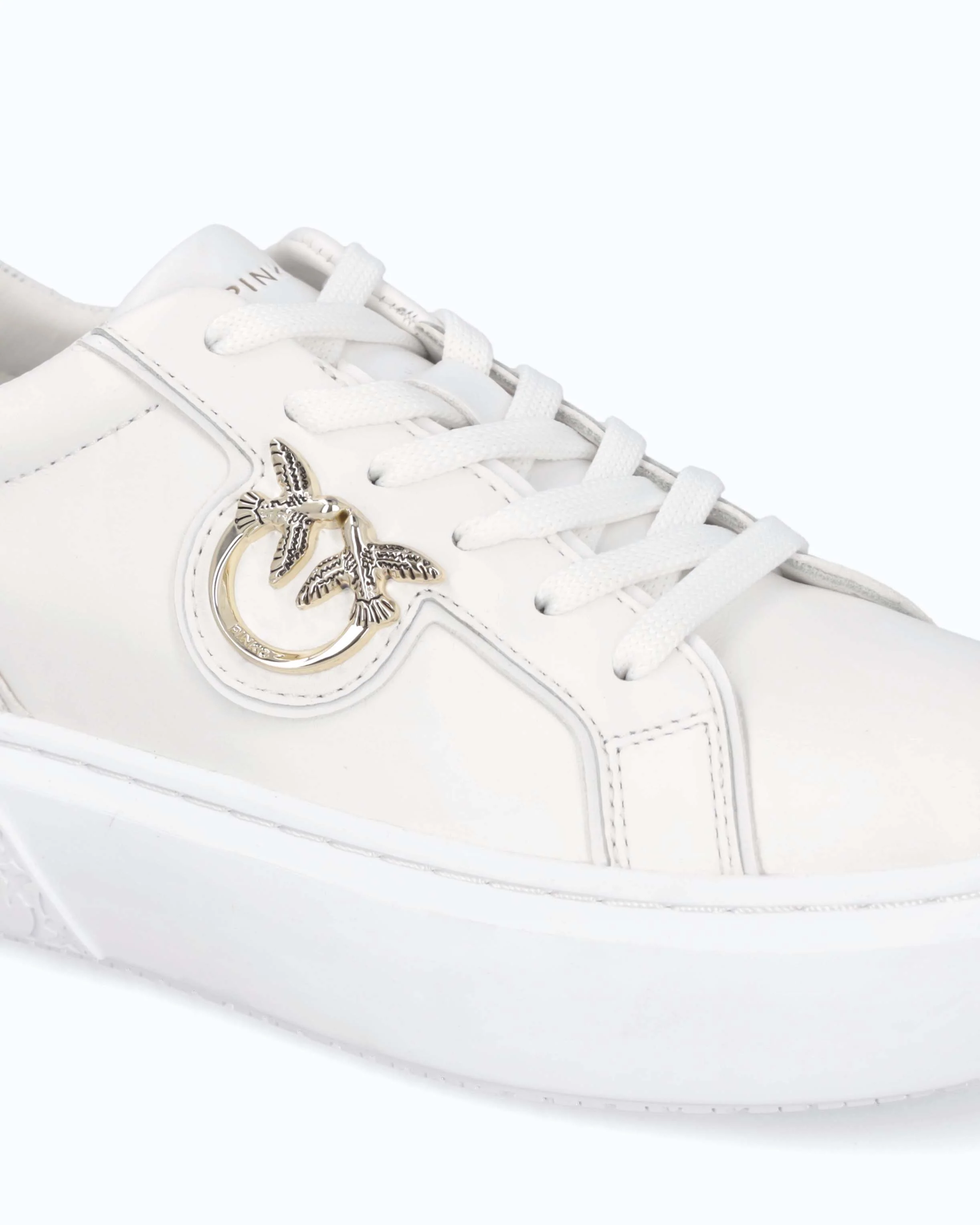 High-soled flatform sneakers with metal logo - Image 4