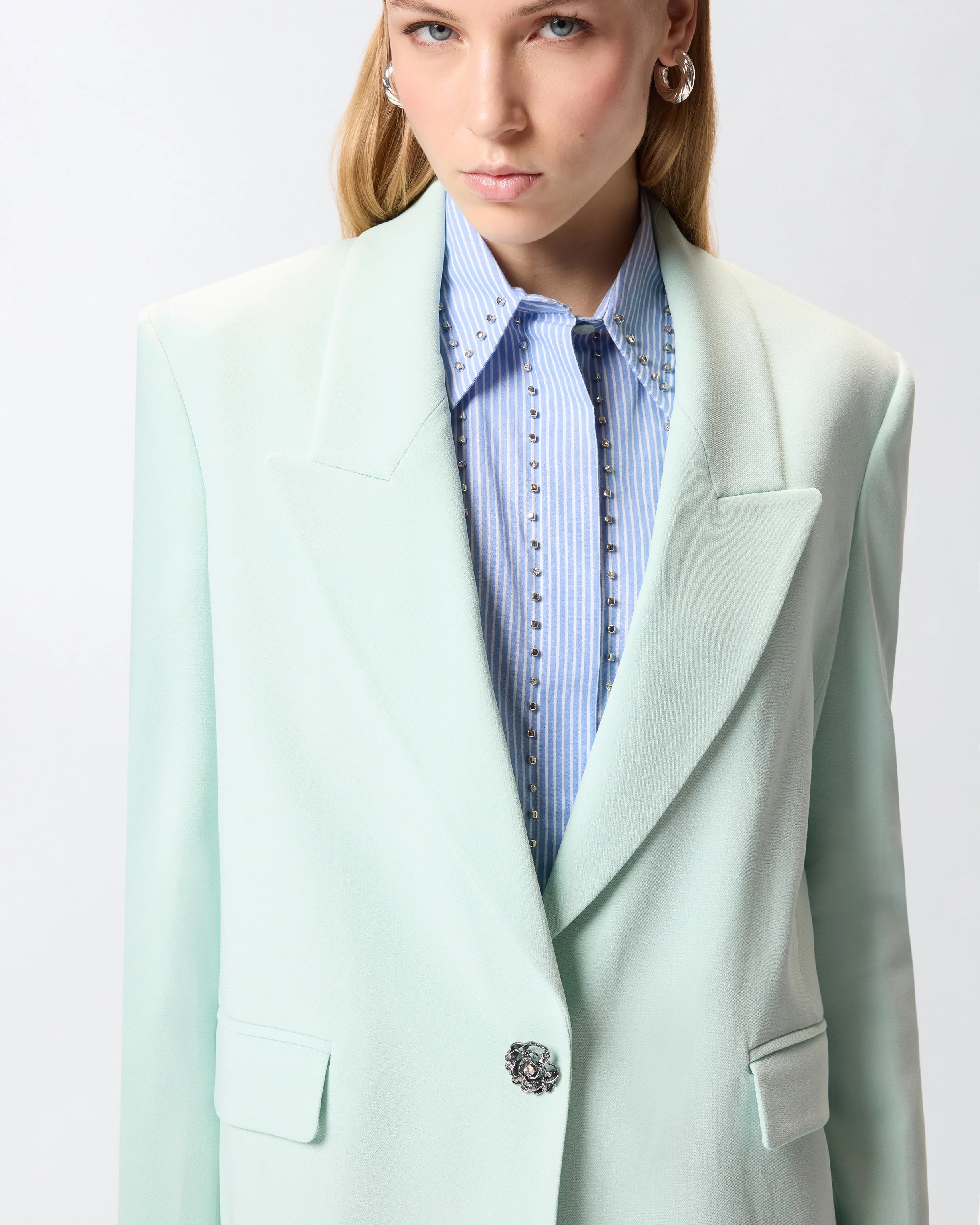Jacket with rose jewel buttons - Image 4