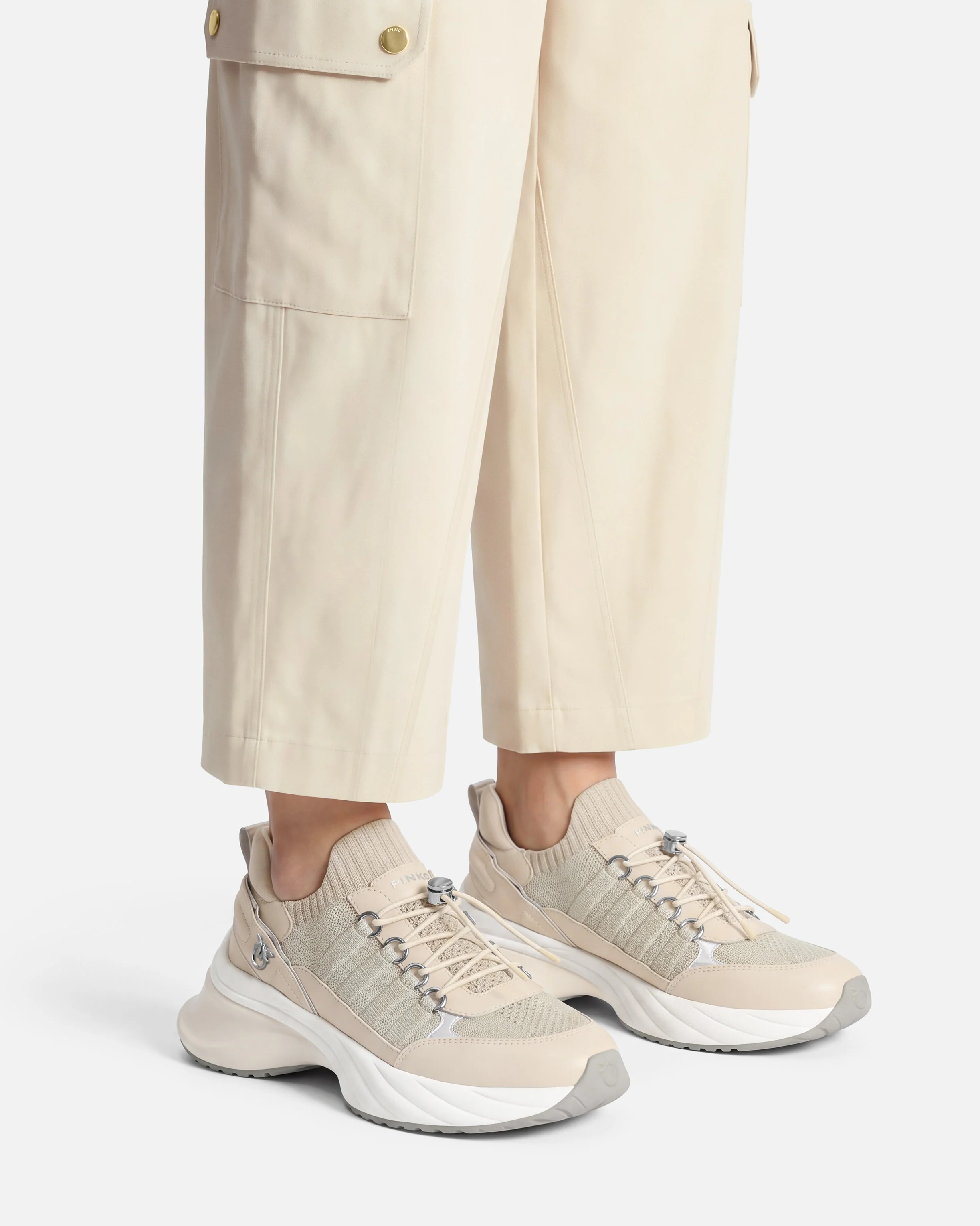 Knitted sneakers with laces and cord lock - Image 10