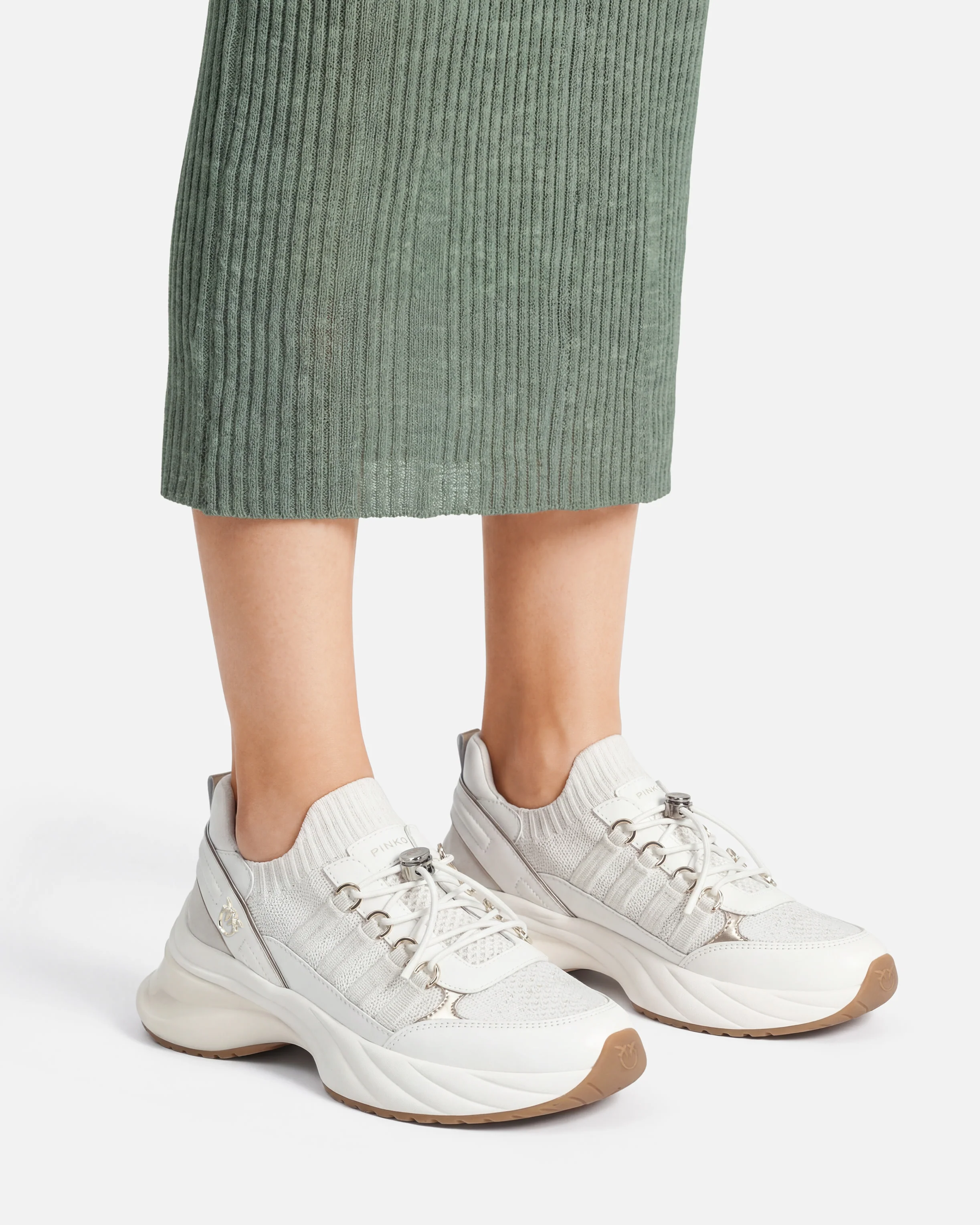 Knitted sneakers with laces and cord lock - Image 10