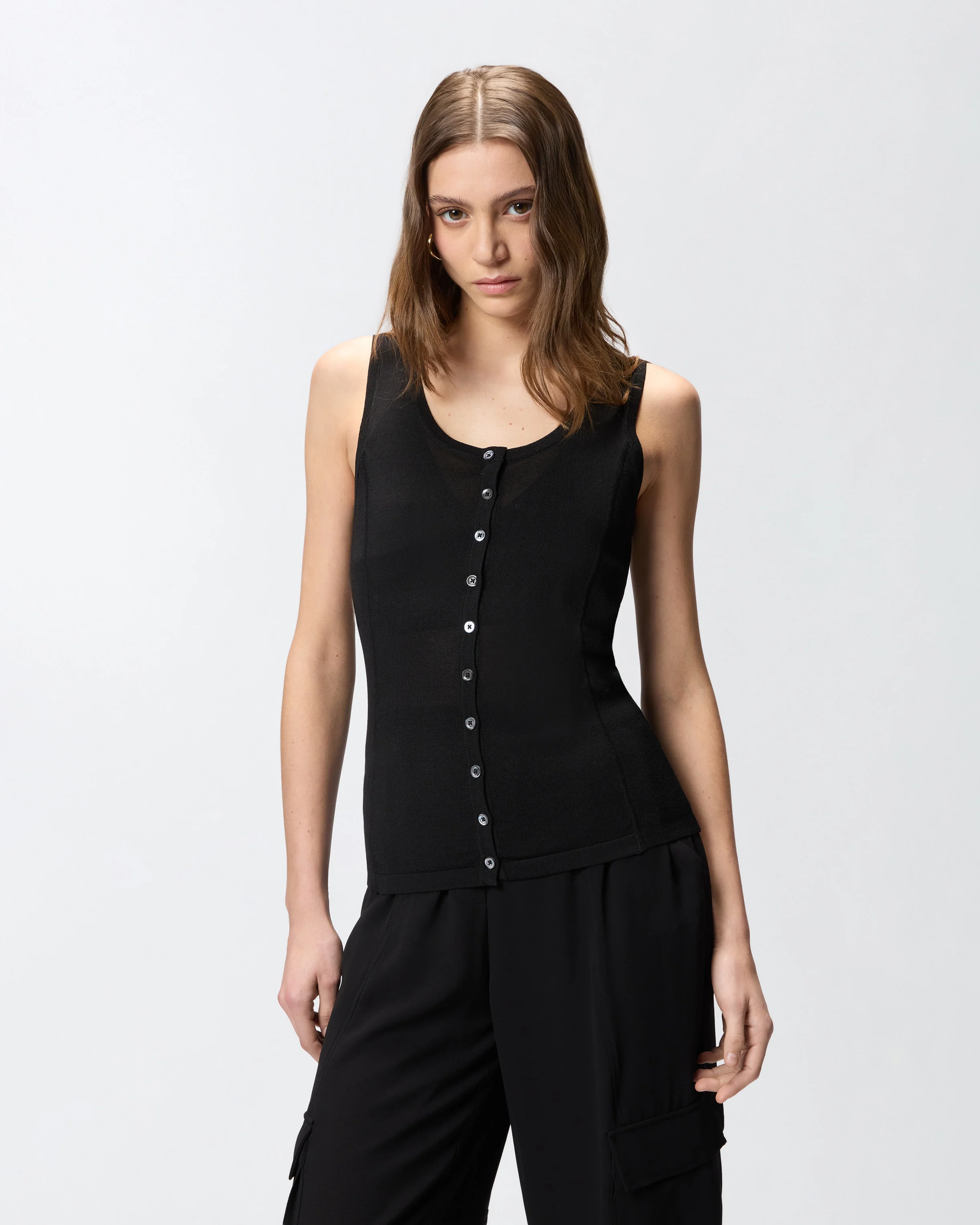 Knitted vest top with mother-of-pearl buttons