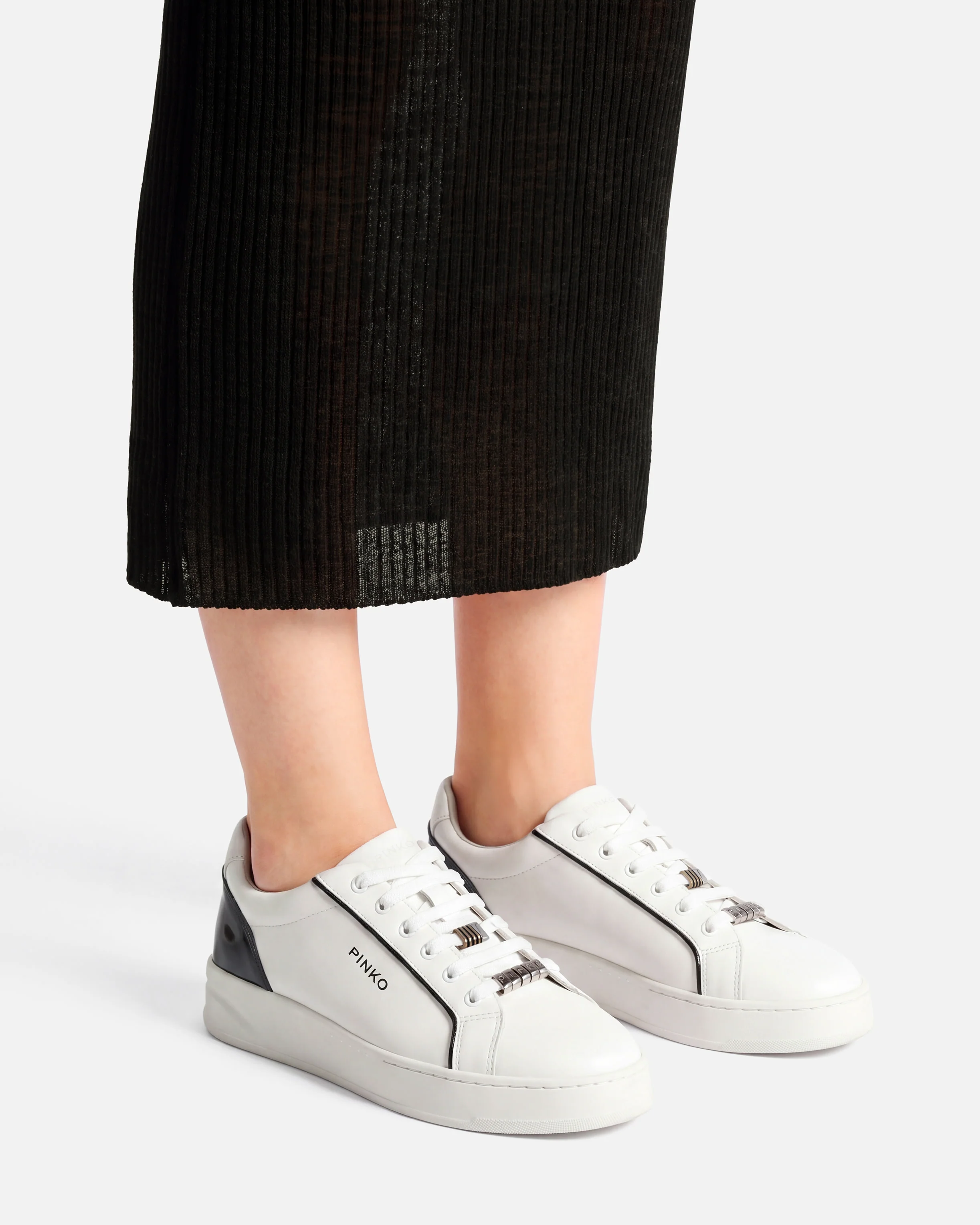 Leather sneakers with logo - Image 10
