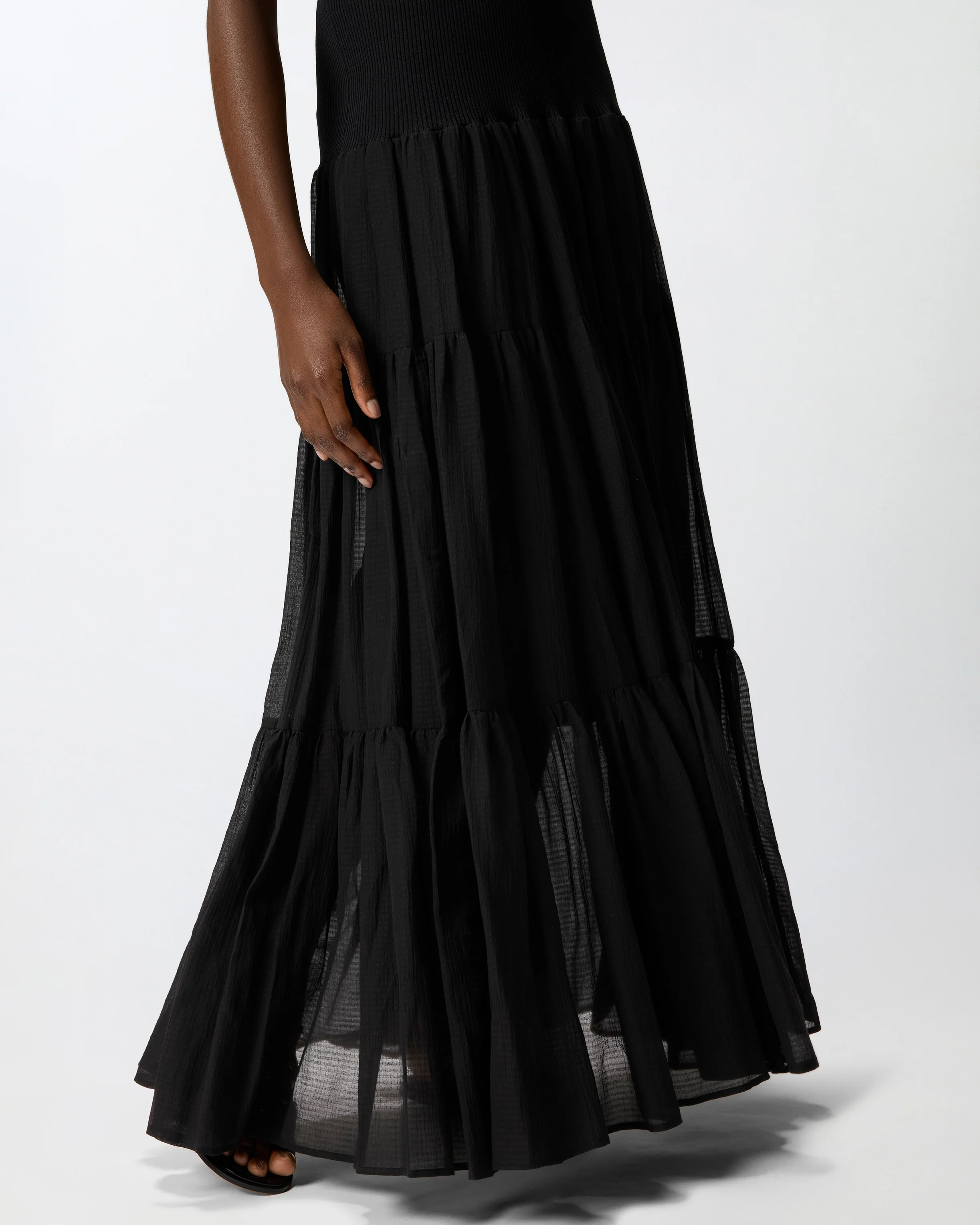 Long dress with ribbed top and flounced skirt - Image 4