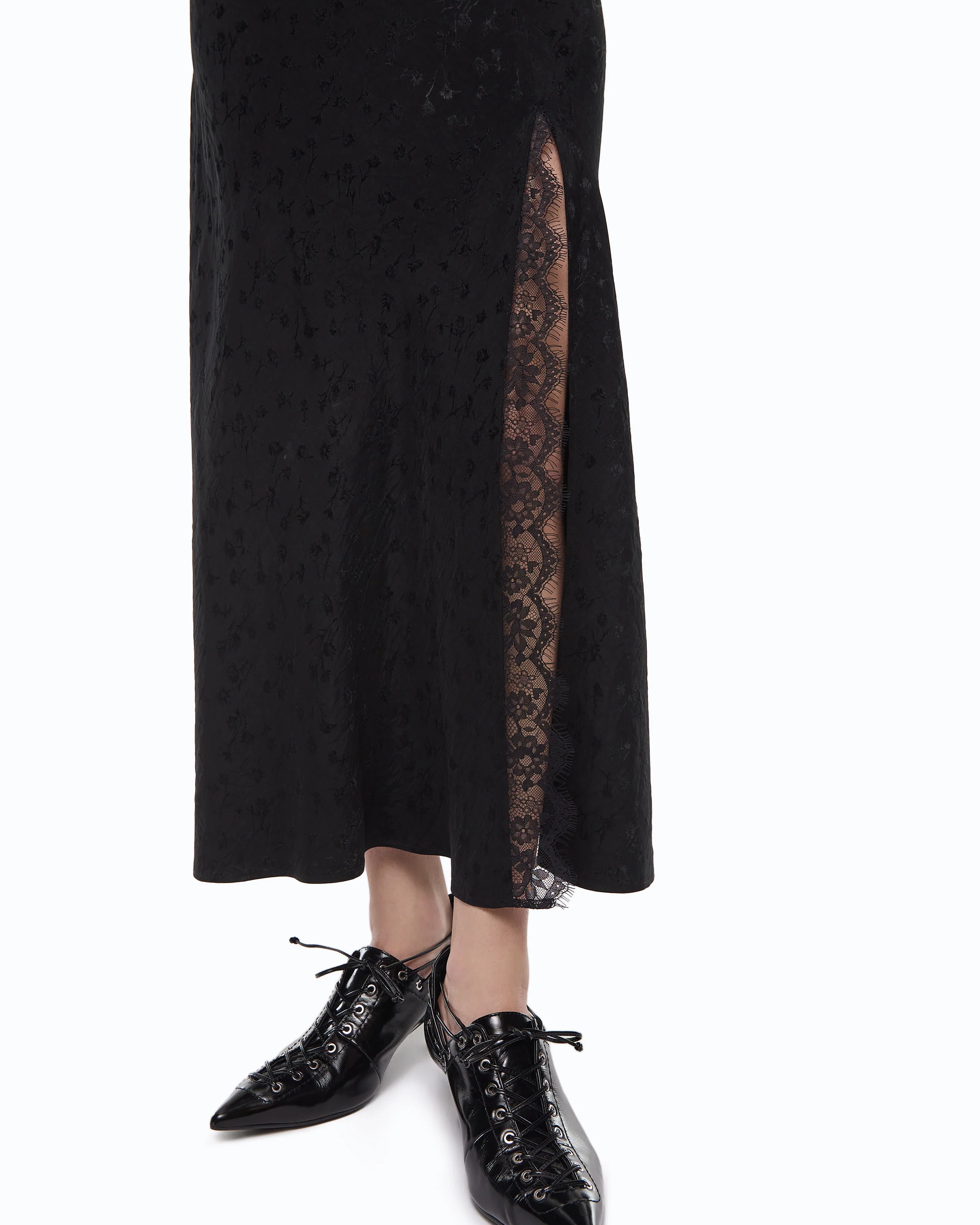 Long dress with slit and lace inserts - Image 3