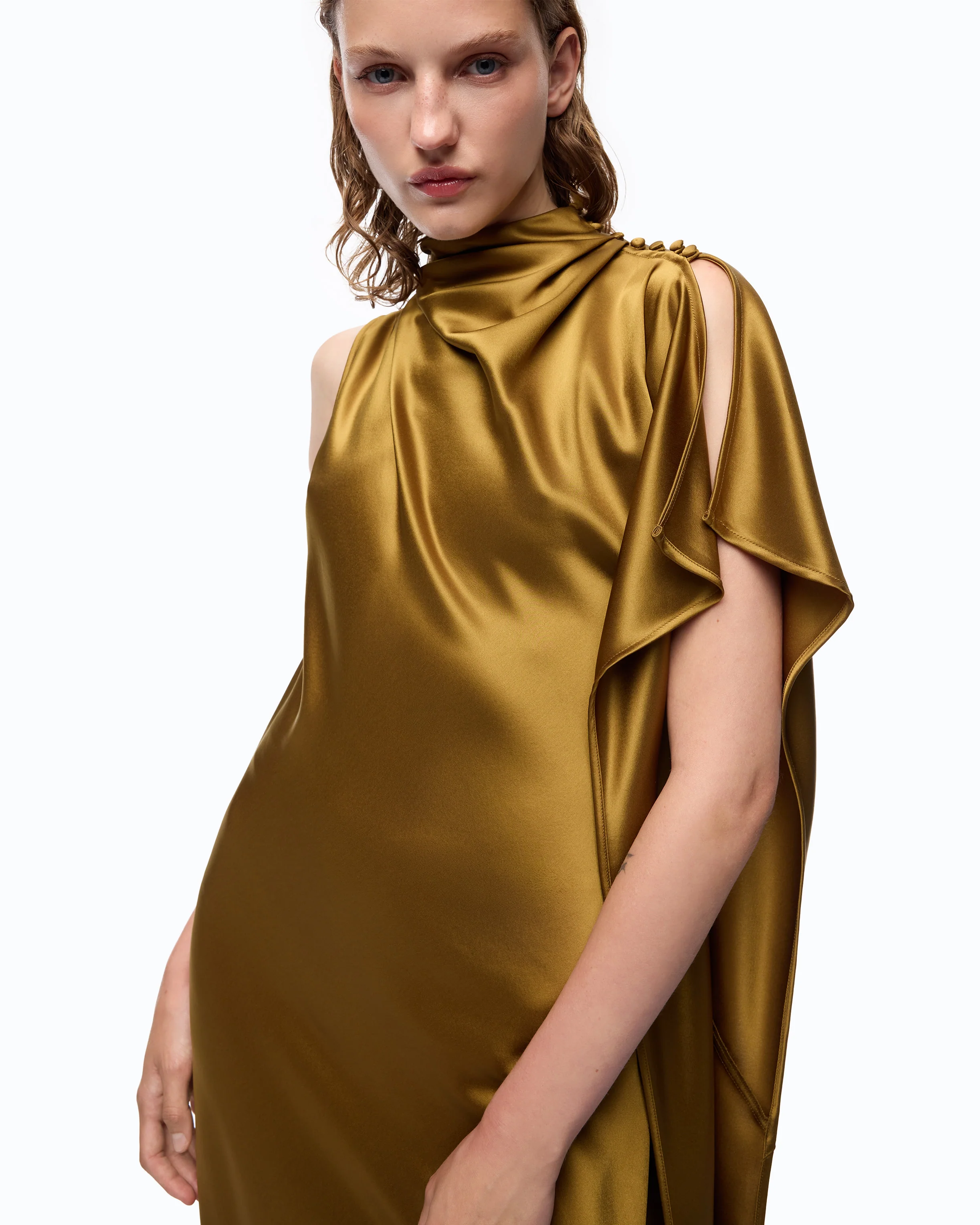 Long, one-shoulder satin dress - Image 3