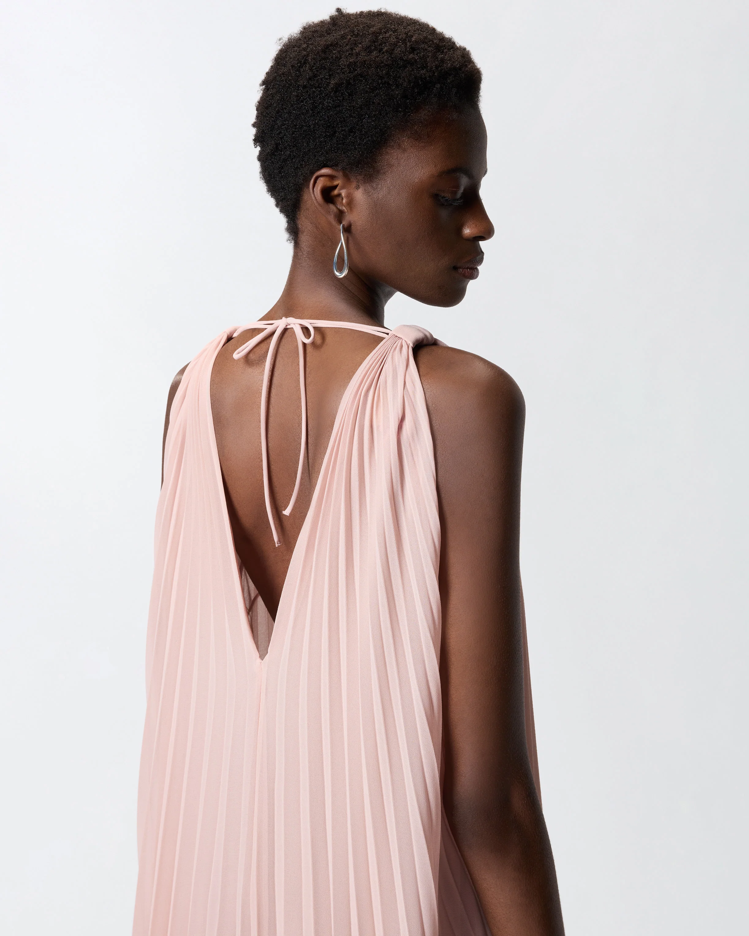 Long pleated dress with slit - Image 4