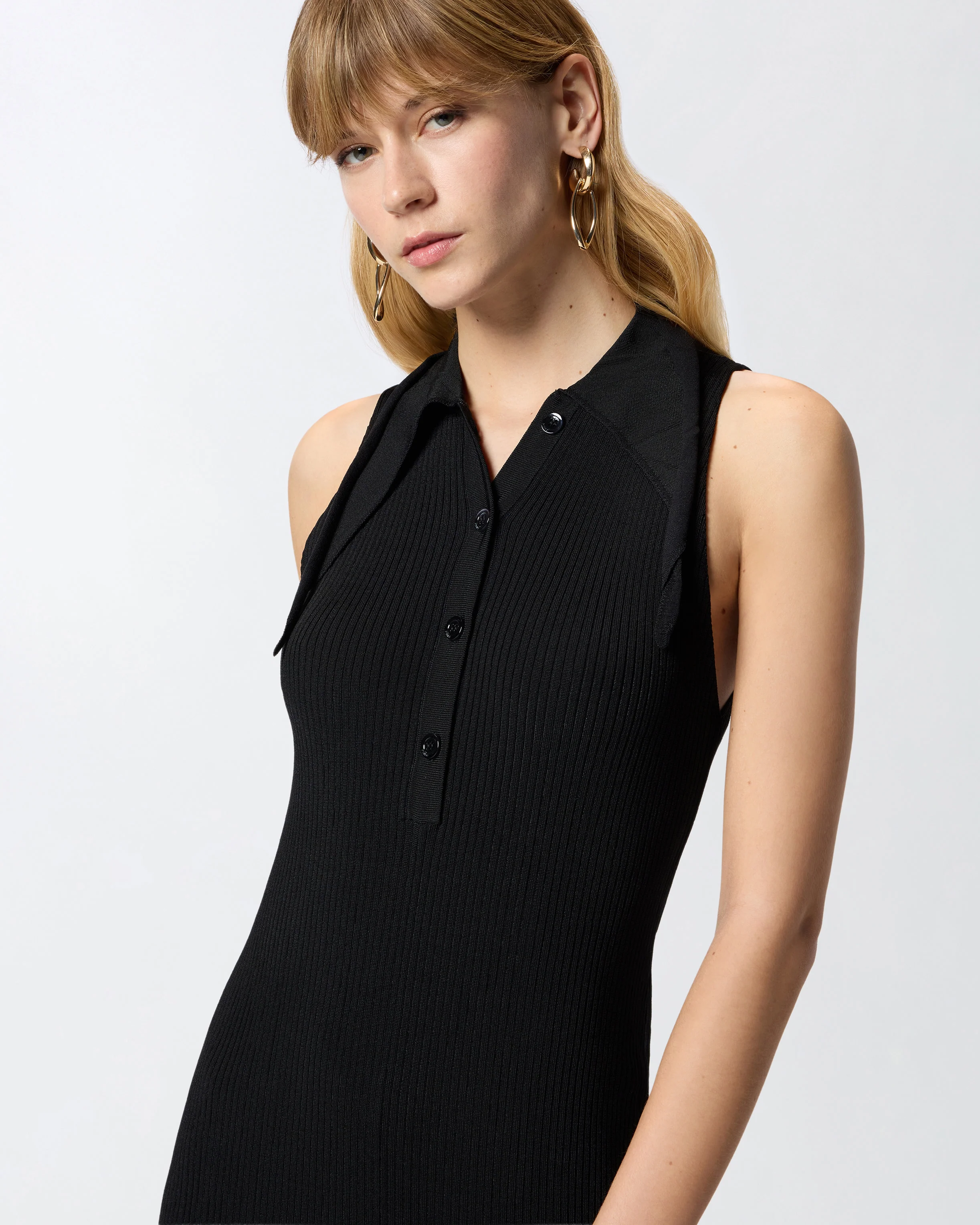 Long ribbed dress with bandana collar - Image 4