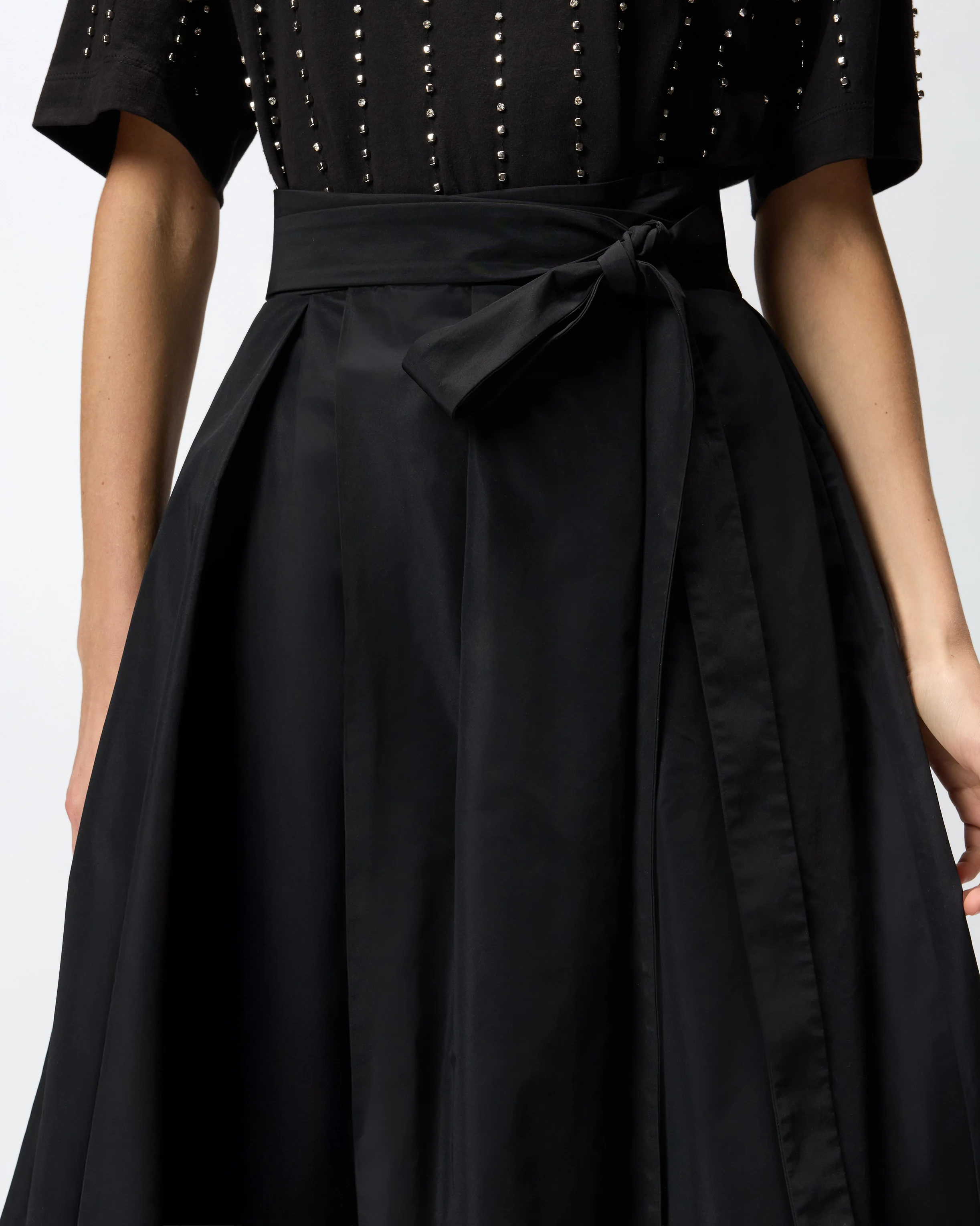Long wrap skirt with bow - Image 4