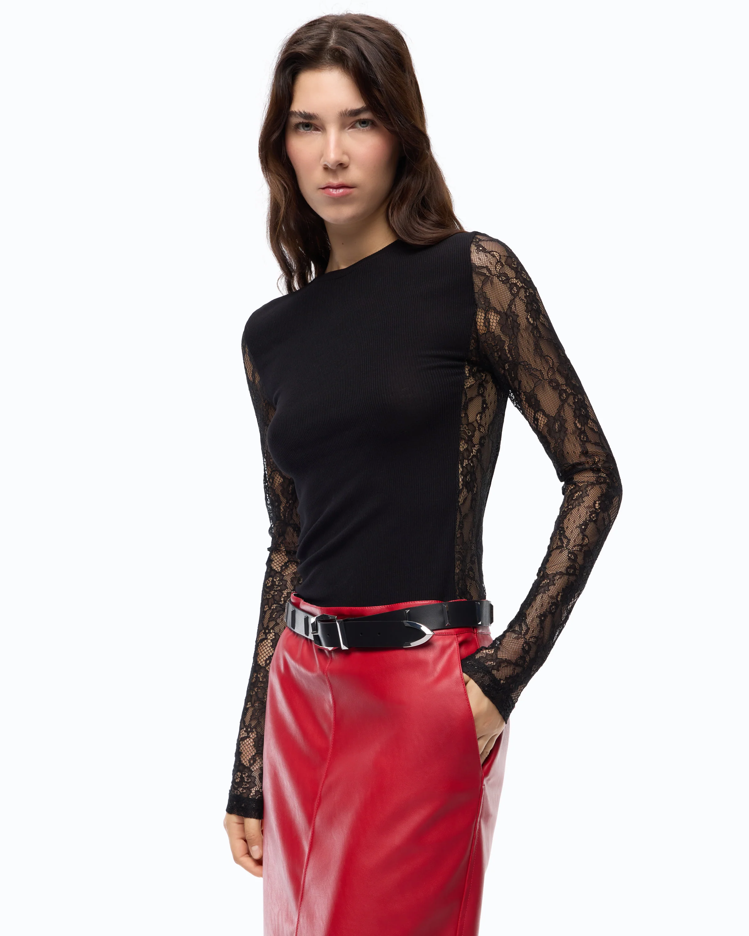 Ribbed sweater with lace sleeves
