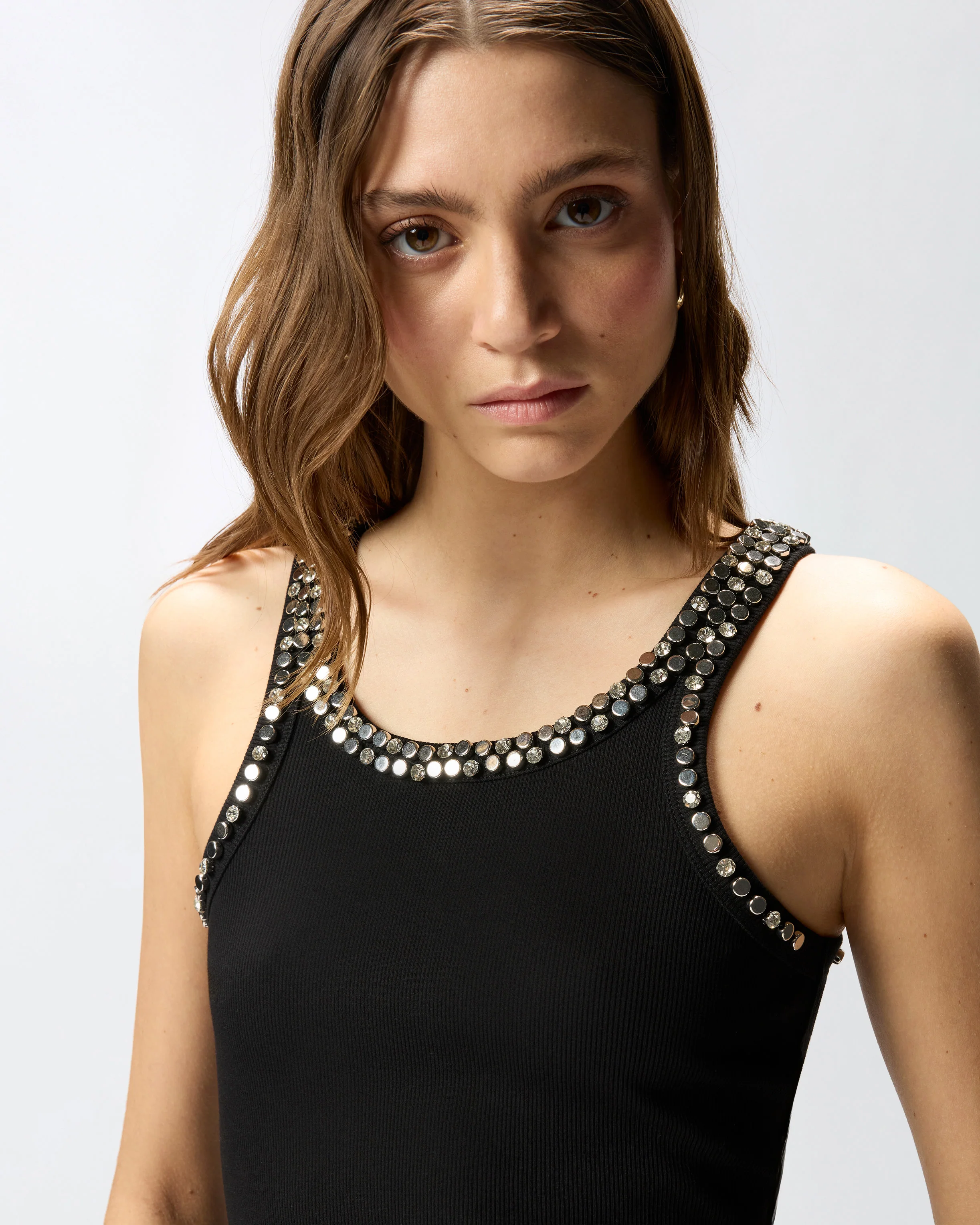 Ribbed top with bejewelled embellishment - Image 4