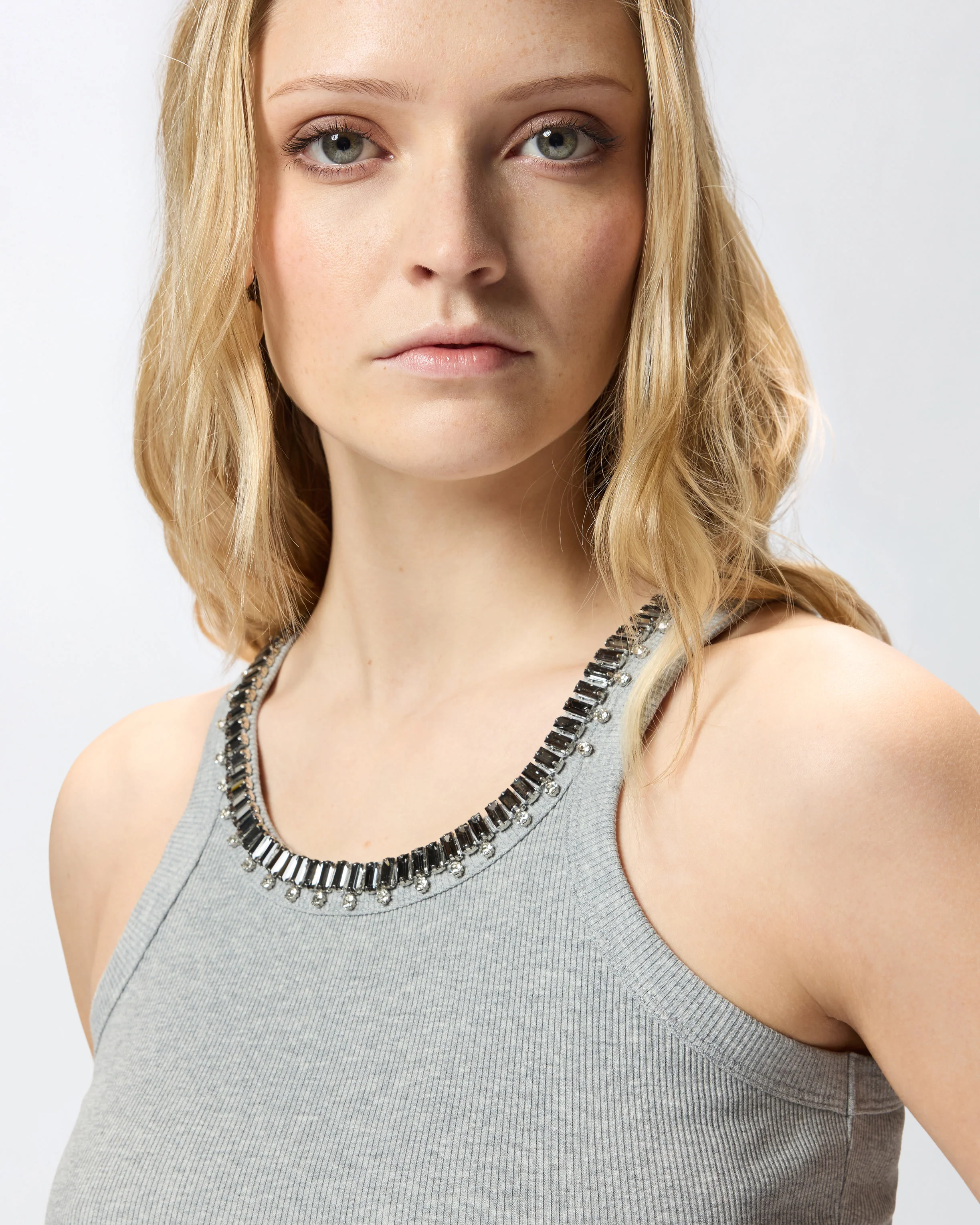 Ribbed top with bejewelled embellishment - Image 4