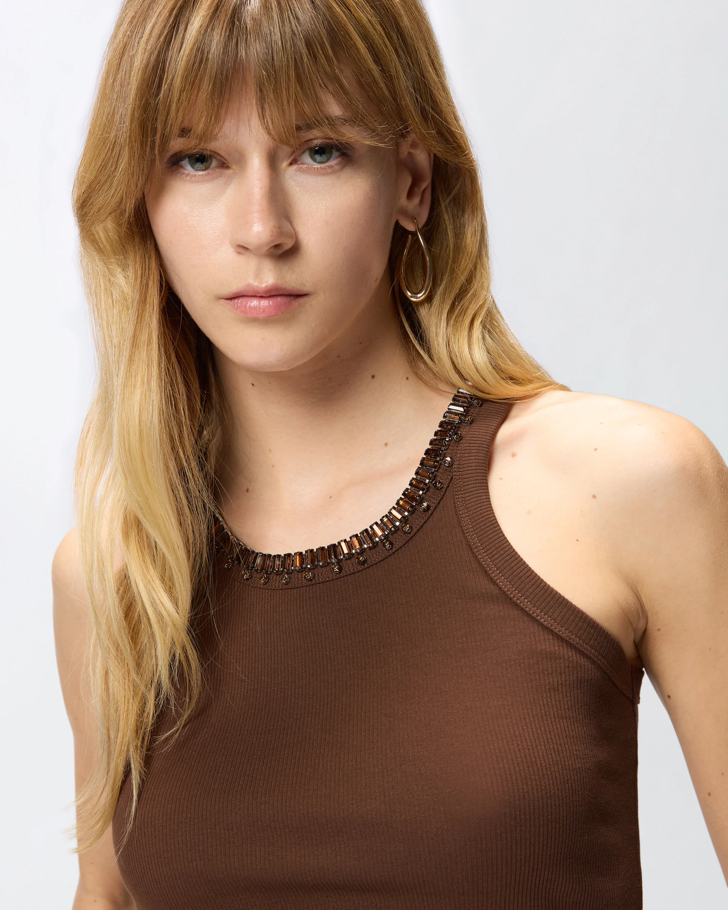 Ribbed top with bejewelled embellishment - Image 4