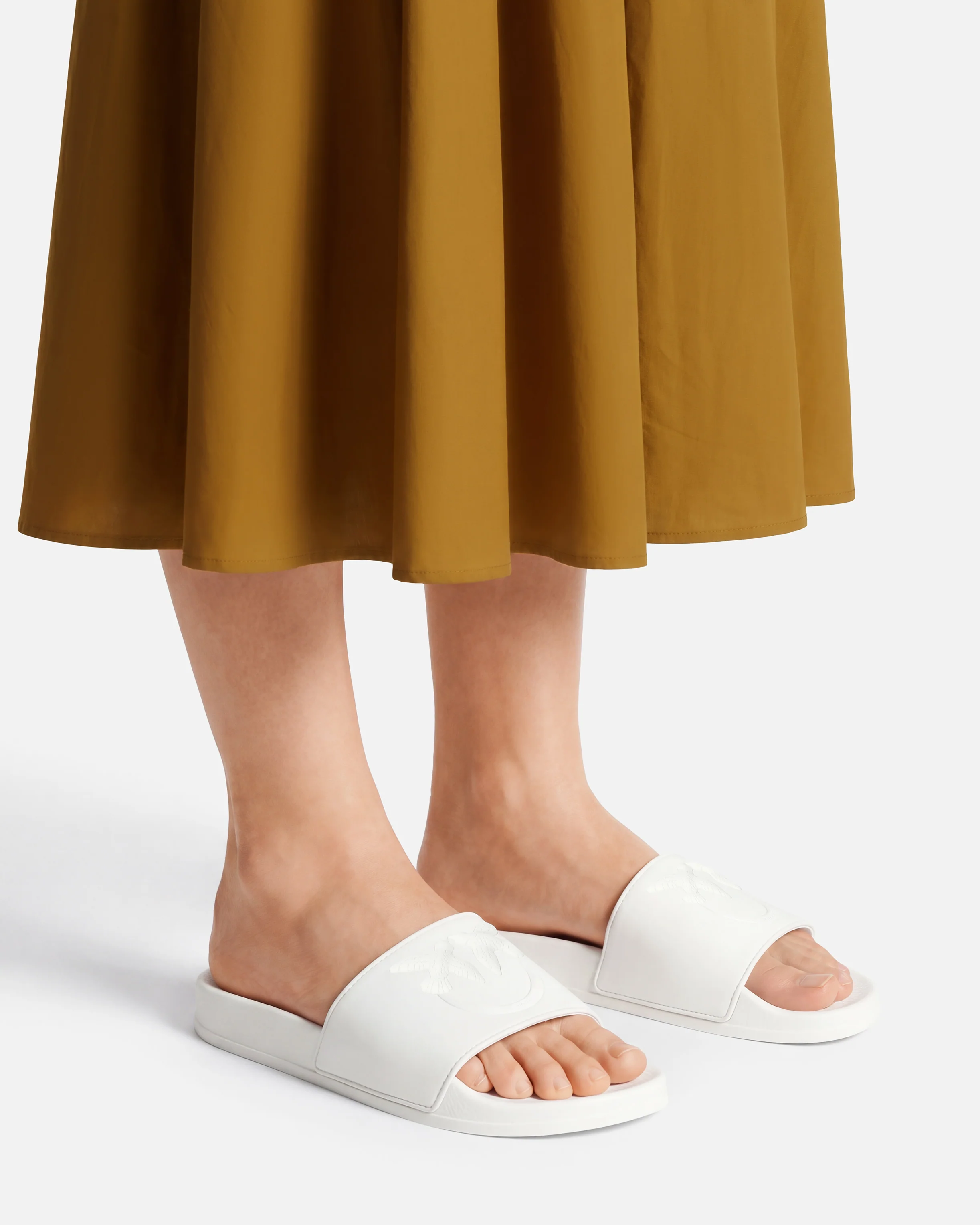 Rubber slip-on sandals with Love Birds maxi logo - Image 11