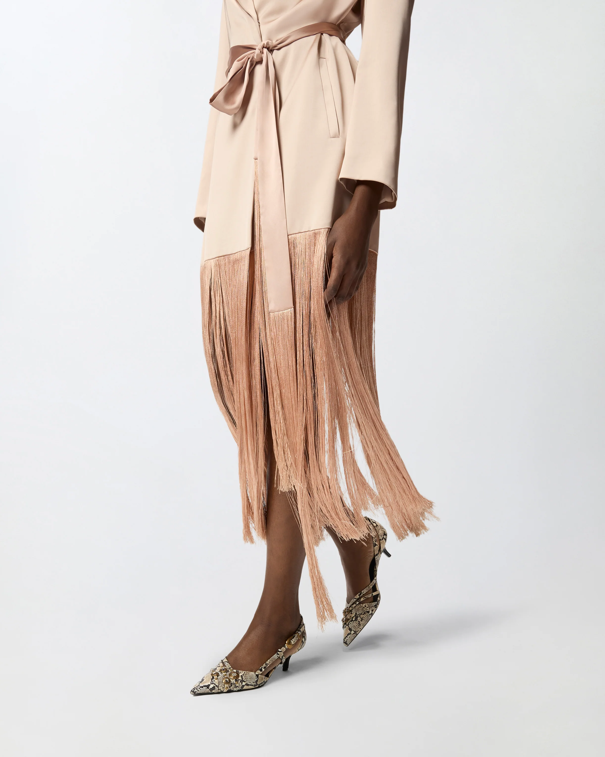 Satin trench coat with fringing - Image 4