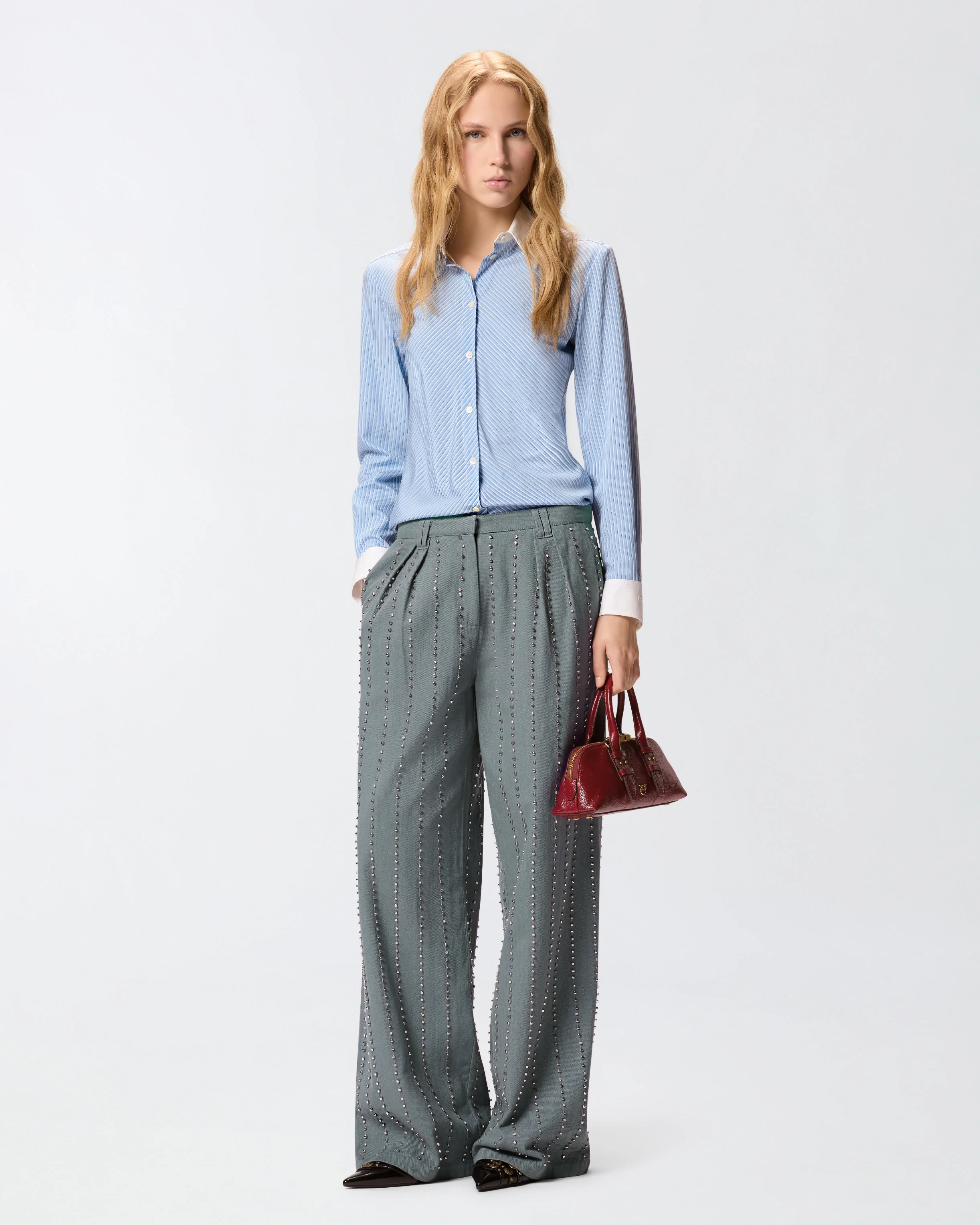 Shirt with contrasting collar and cuffs - Image 2