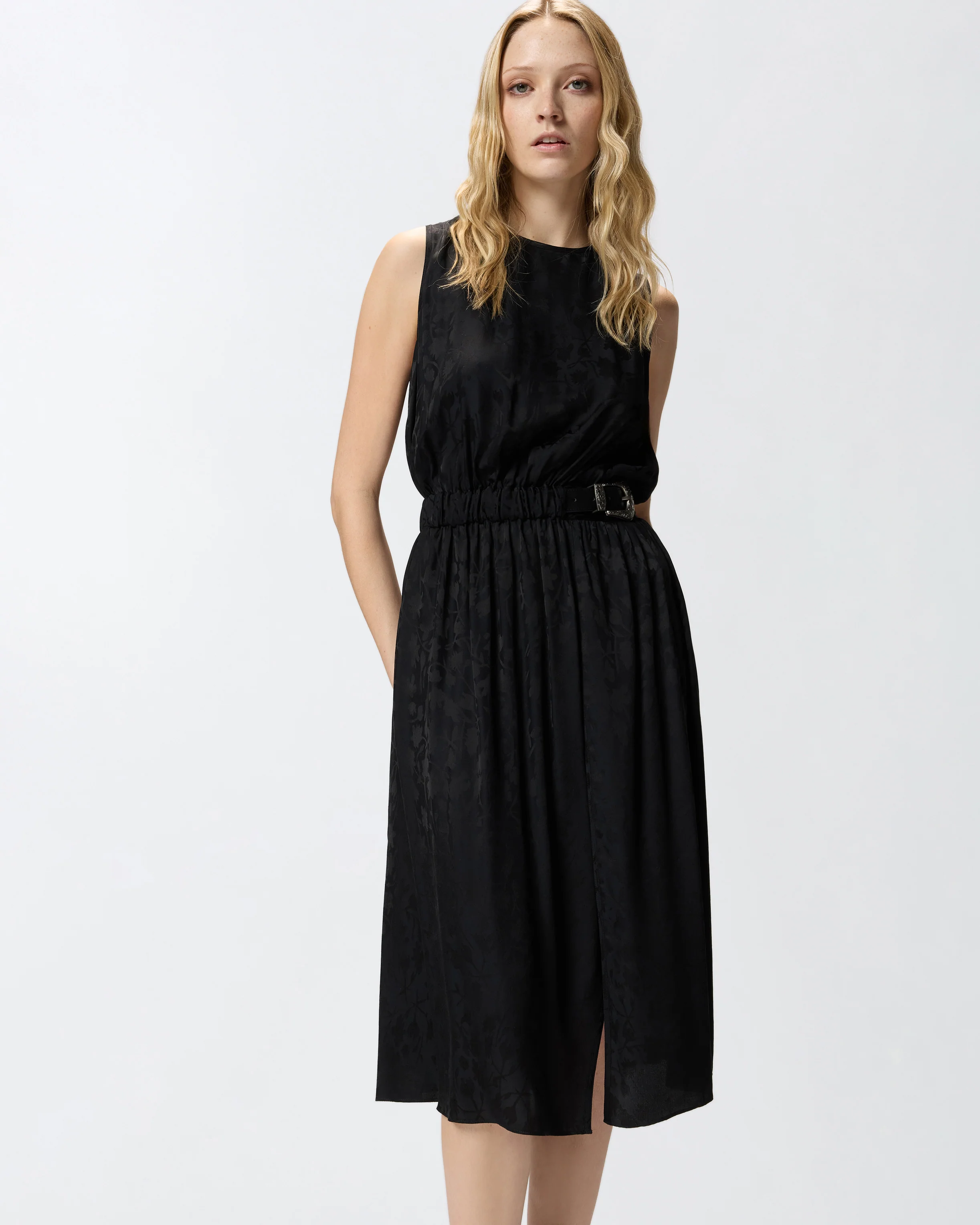 Sleeveless midi dress in floral jacquard with belt - Image 4