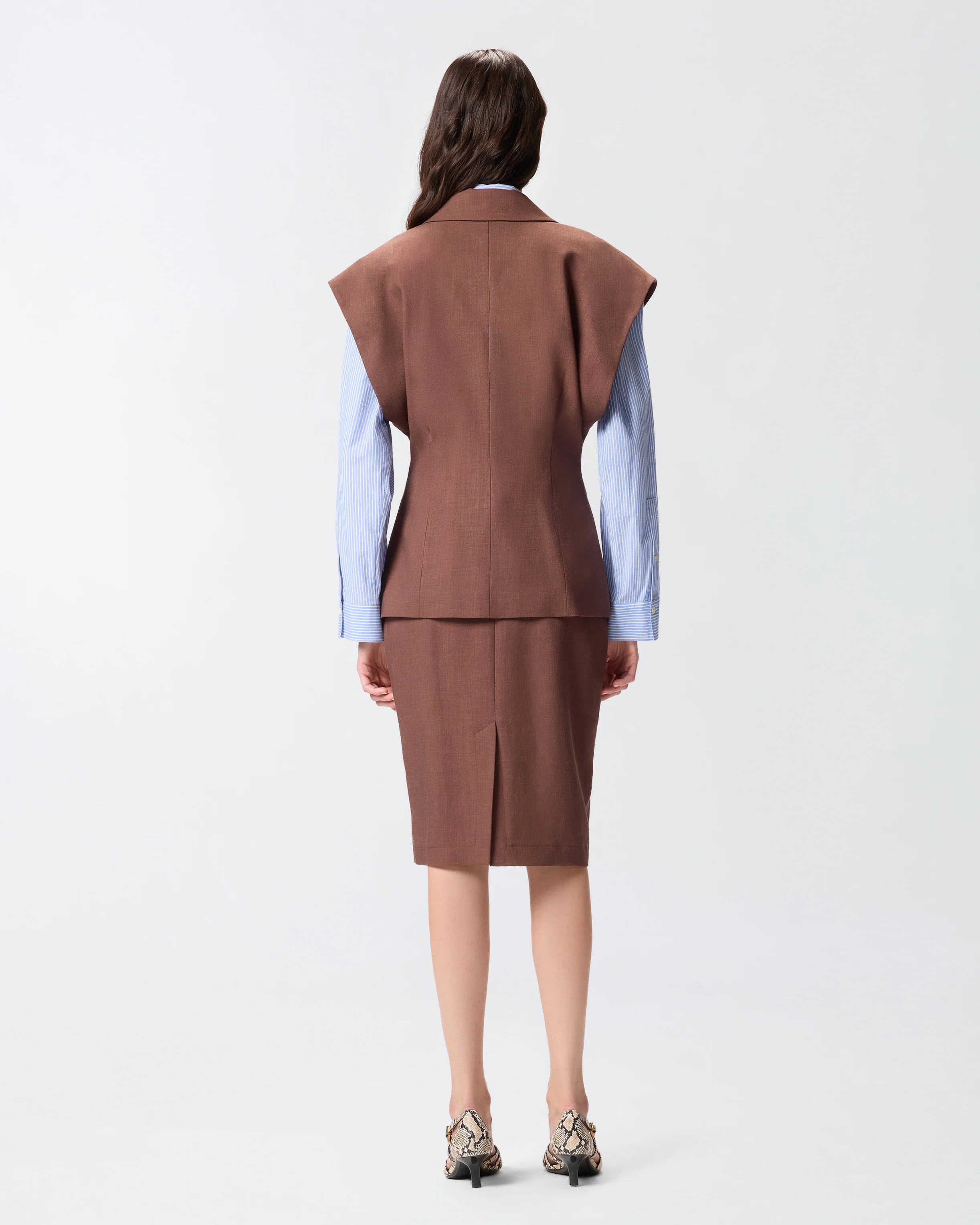 Sleeveless rustic-effect jacket - Image 3
