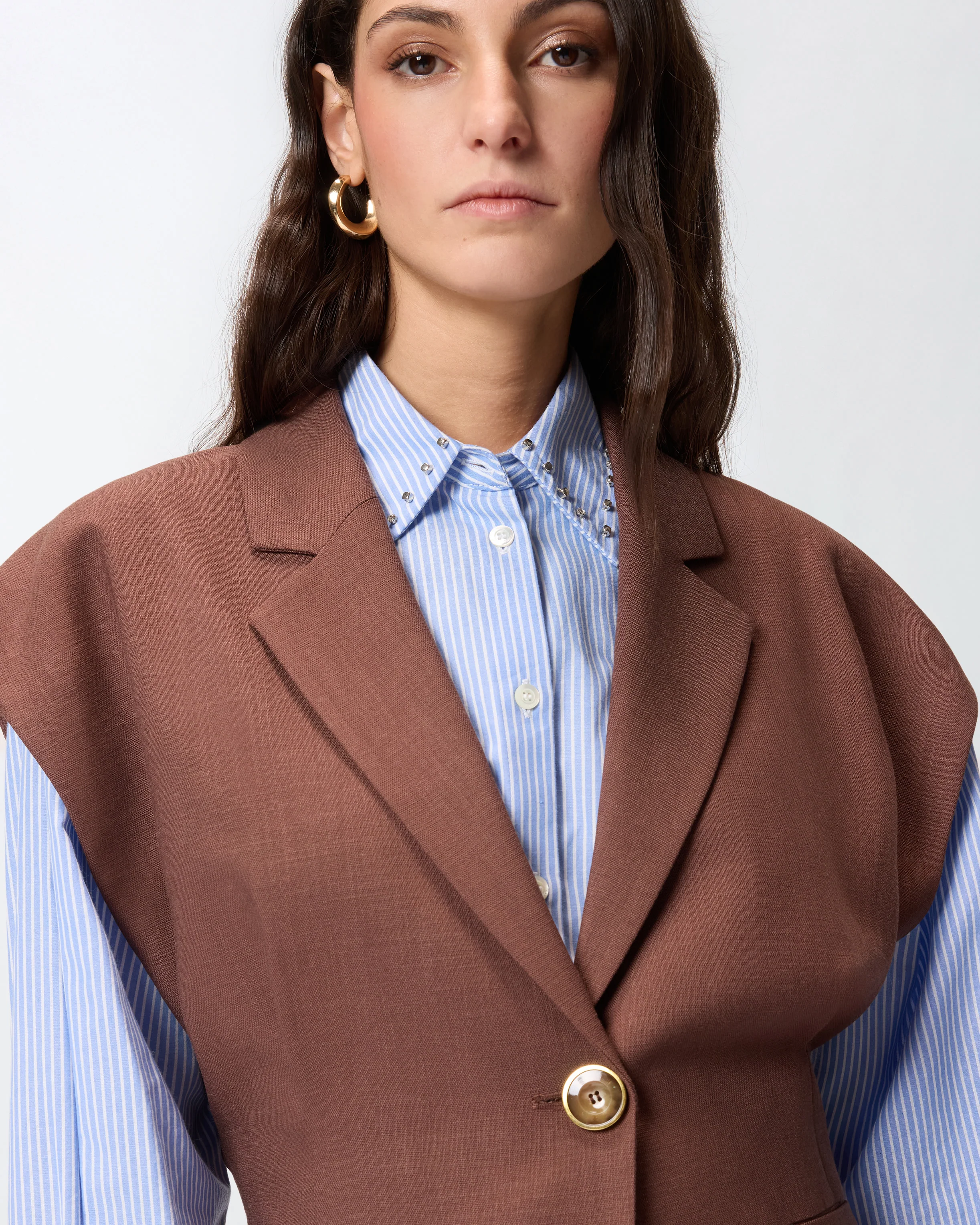 Sleeveless rustic-effect jacket - Image 4