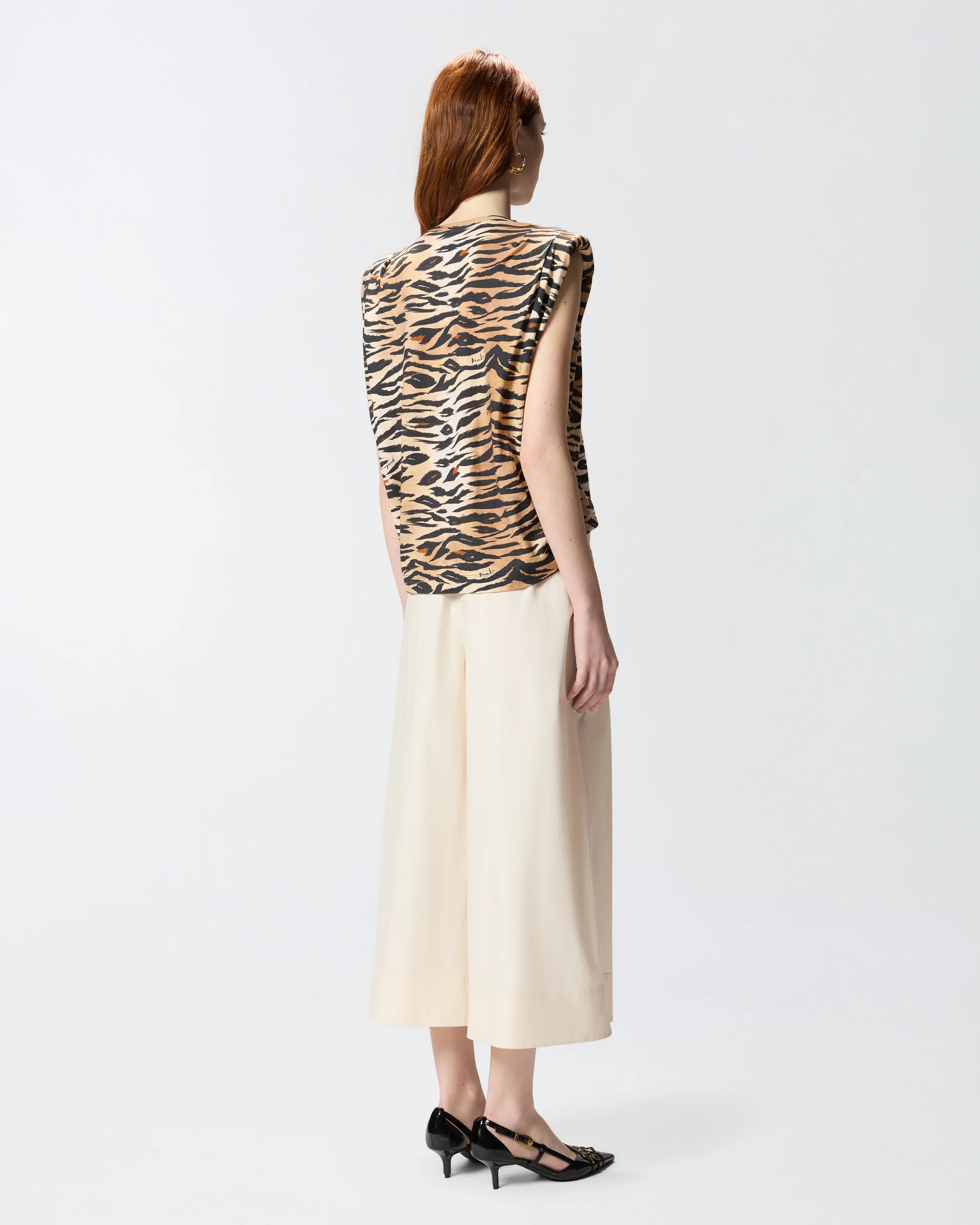 Sleeveless sweater with tiger print - Image 3