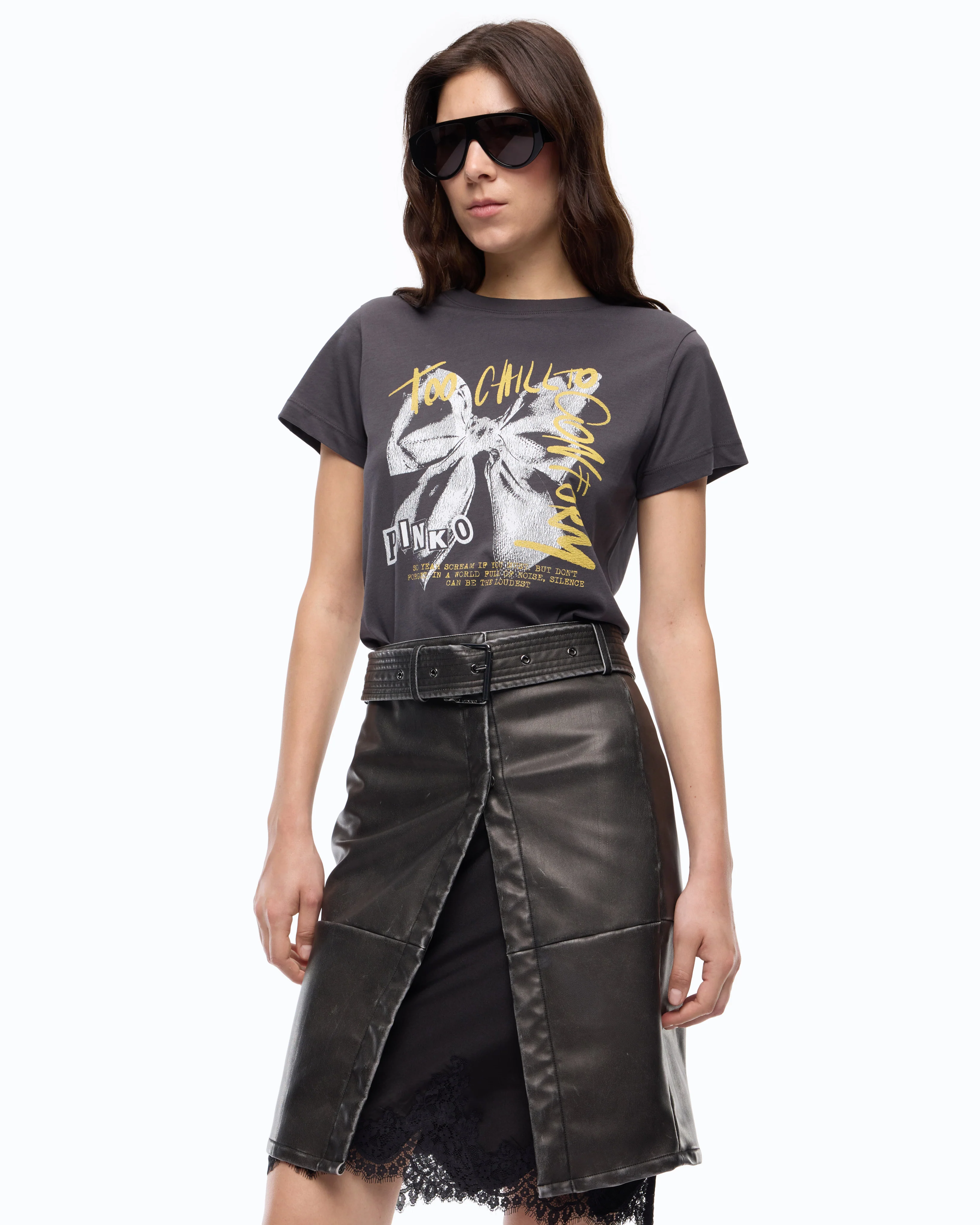 T-shirt with Too Chill To Conform bow print