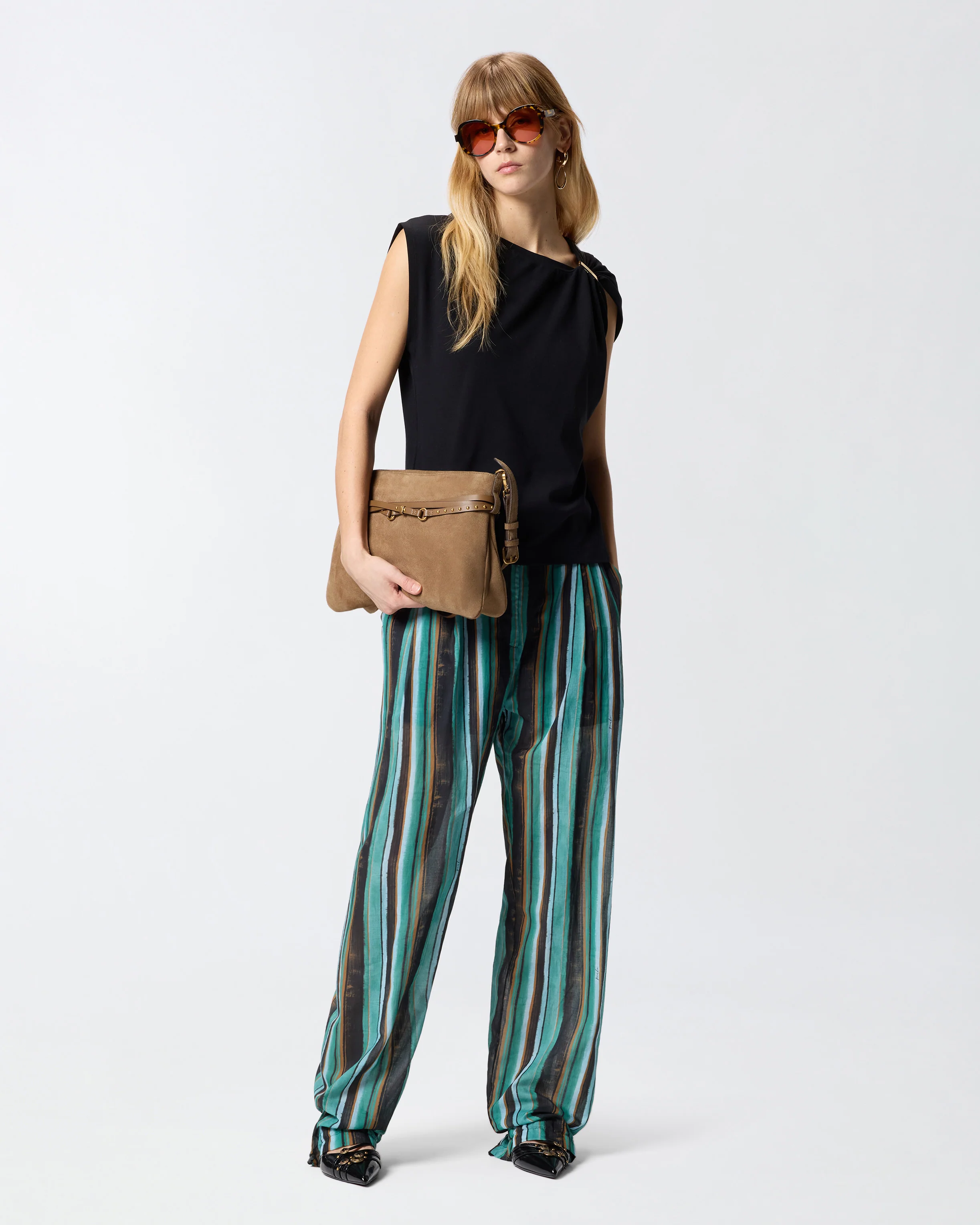 Top with golden detail - Image 2