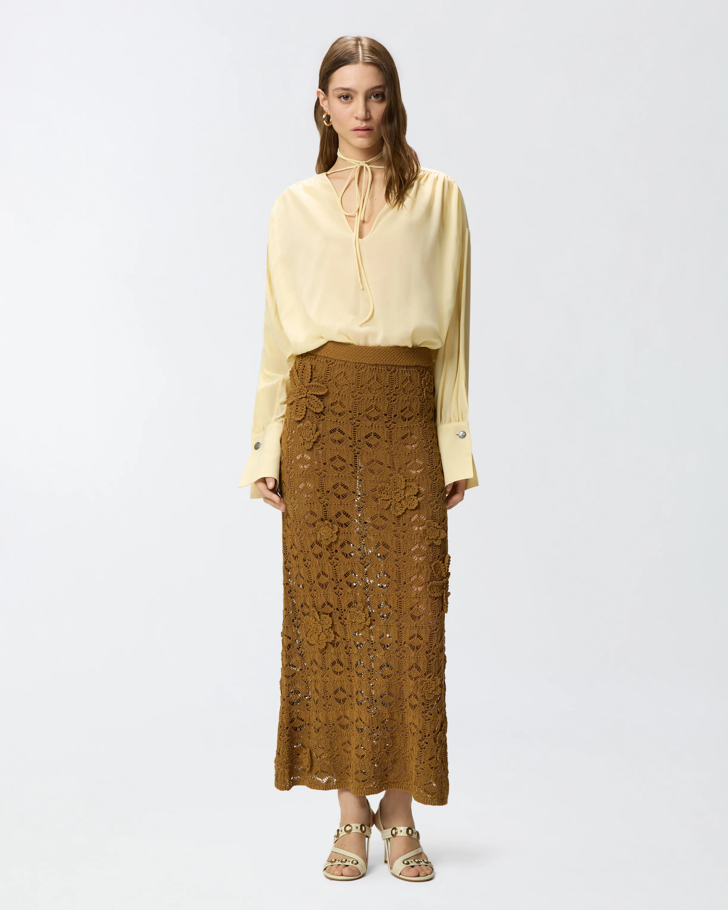 V-neck blouse with gathering - Image 2
