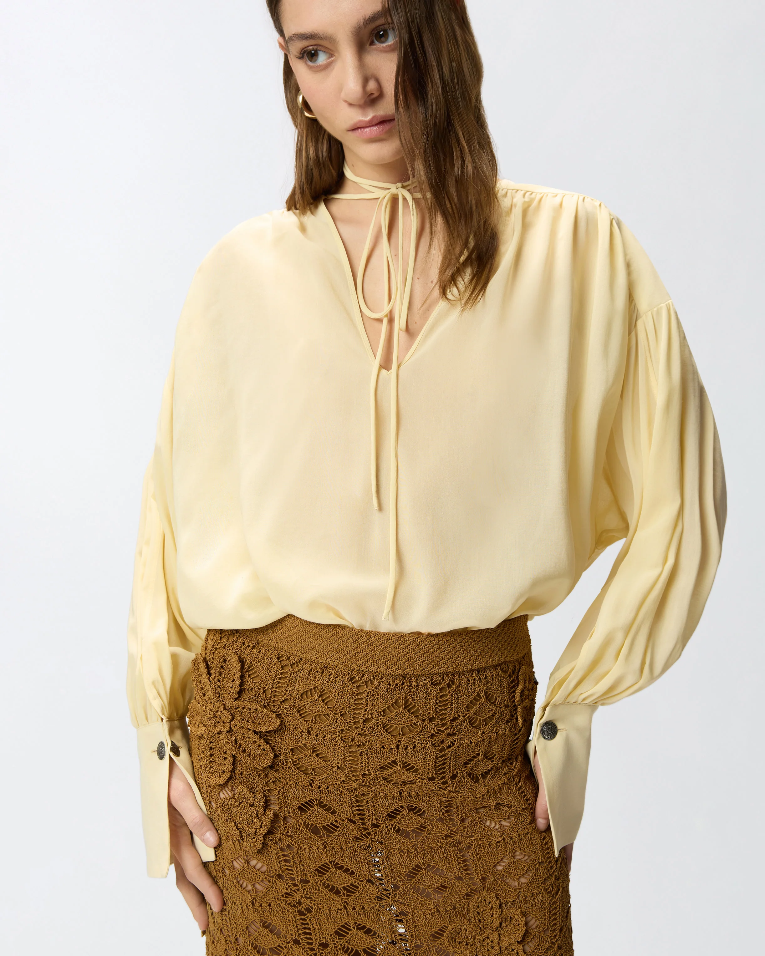 V-neck blouse with gathering - Image 4