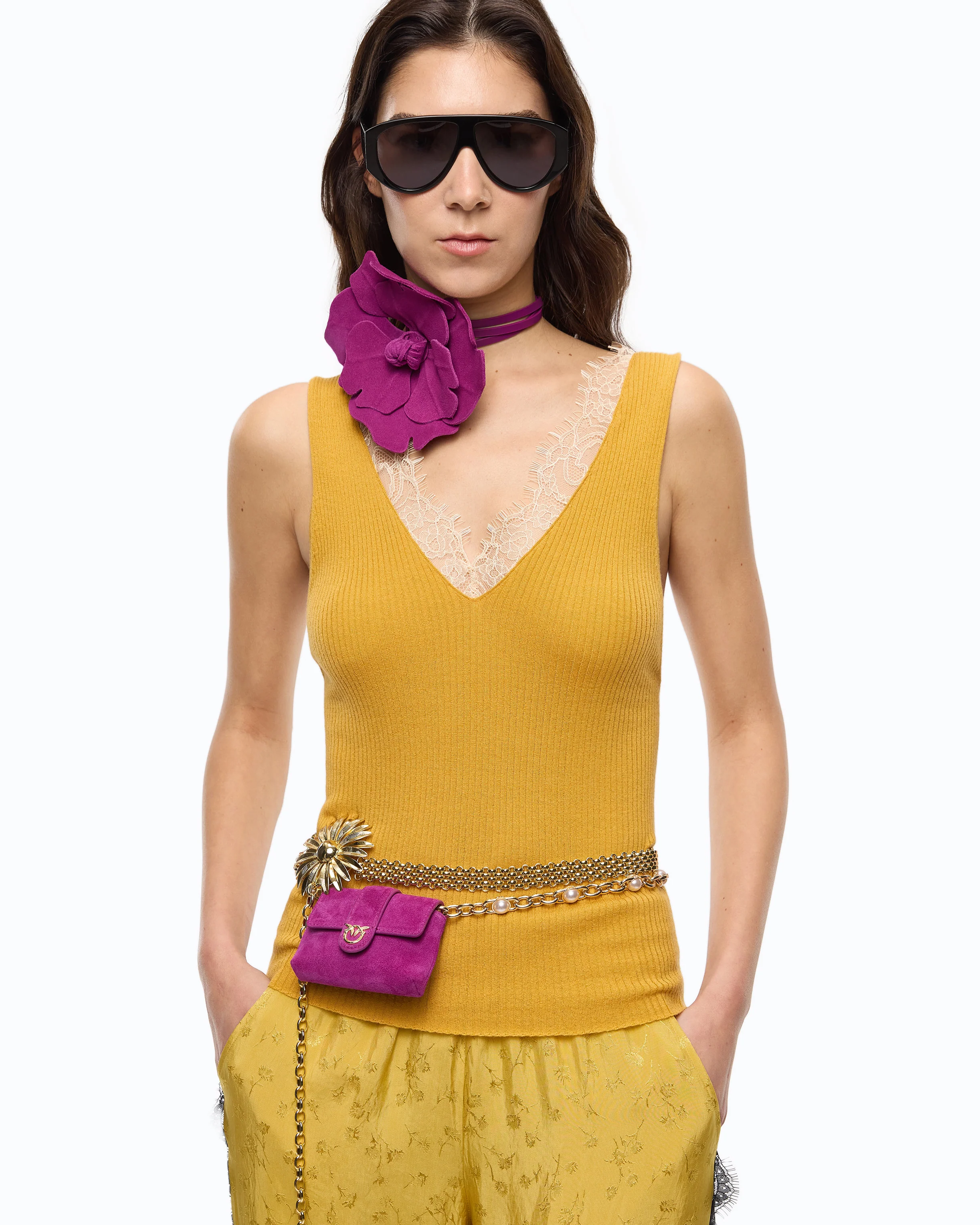 Vest top in silk and cashmere blend with lace neck