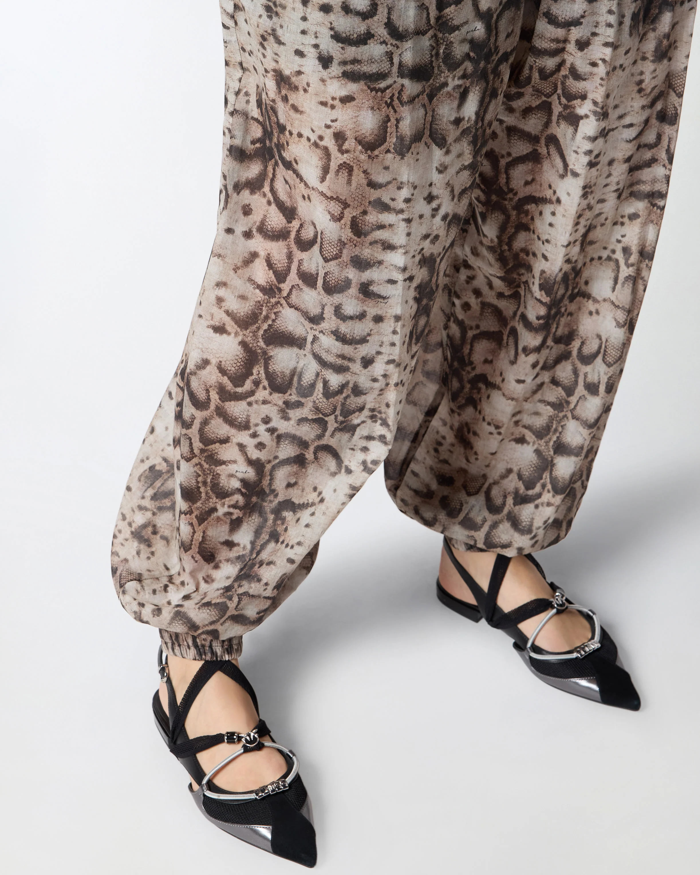 Wide-leg trousers with snake print - Image 4