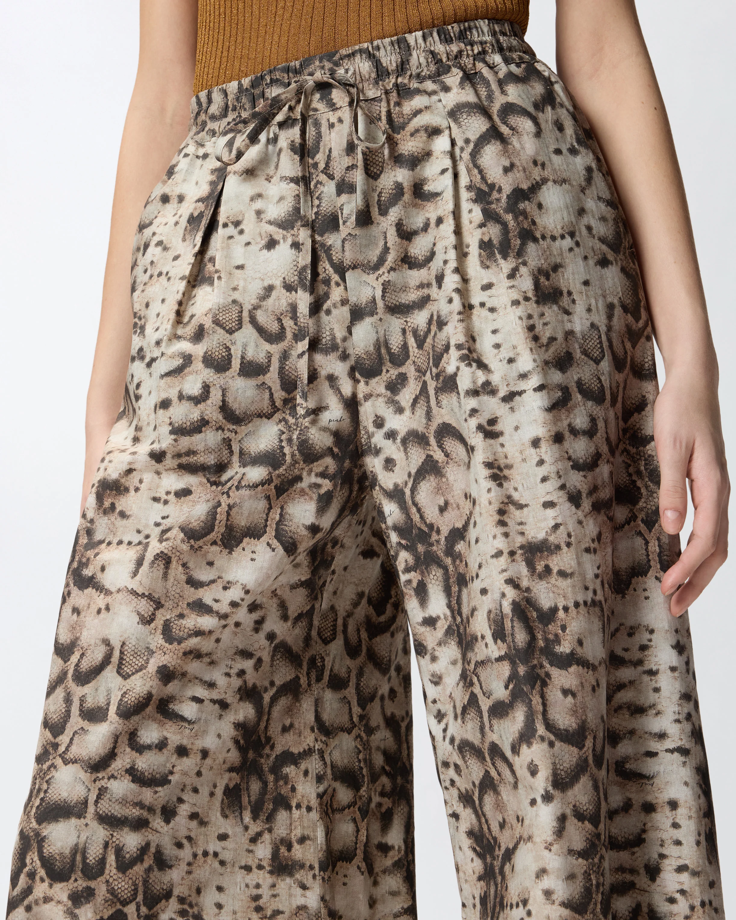 Wide-leg trousers with snake print - Image 4